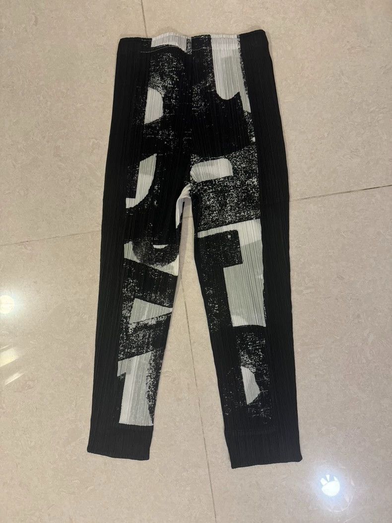 Issey Miyake Issey Miyake size:2 Black pleated pants Size 42" / US 20 - 2 Thumbnail