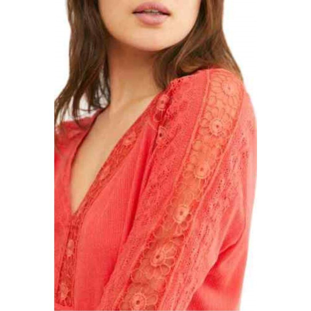 Free People NWT New Free People Lola Lace Trim V-Neck Top Size XS Size XS / US 0-2 / IT 36-38 - 3 Thumbnail