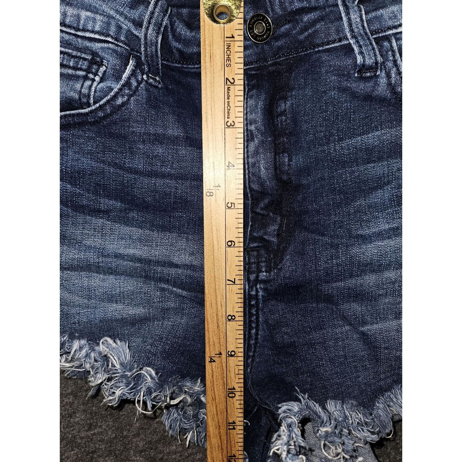 Vintage VINTAGE KanCan Shorts Womens 11/29 Denim Stretch Distressed Cutoff Frayed Hem KC6033D Jeans 2.5 in Inseam Boys? Size 32" / US 10 / IT 46 - 5 Thumbnail