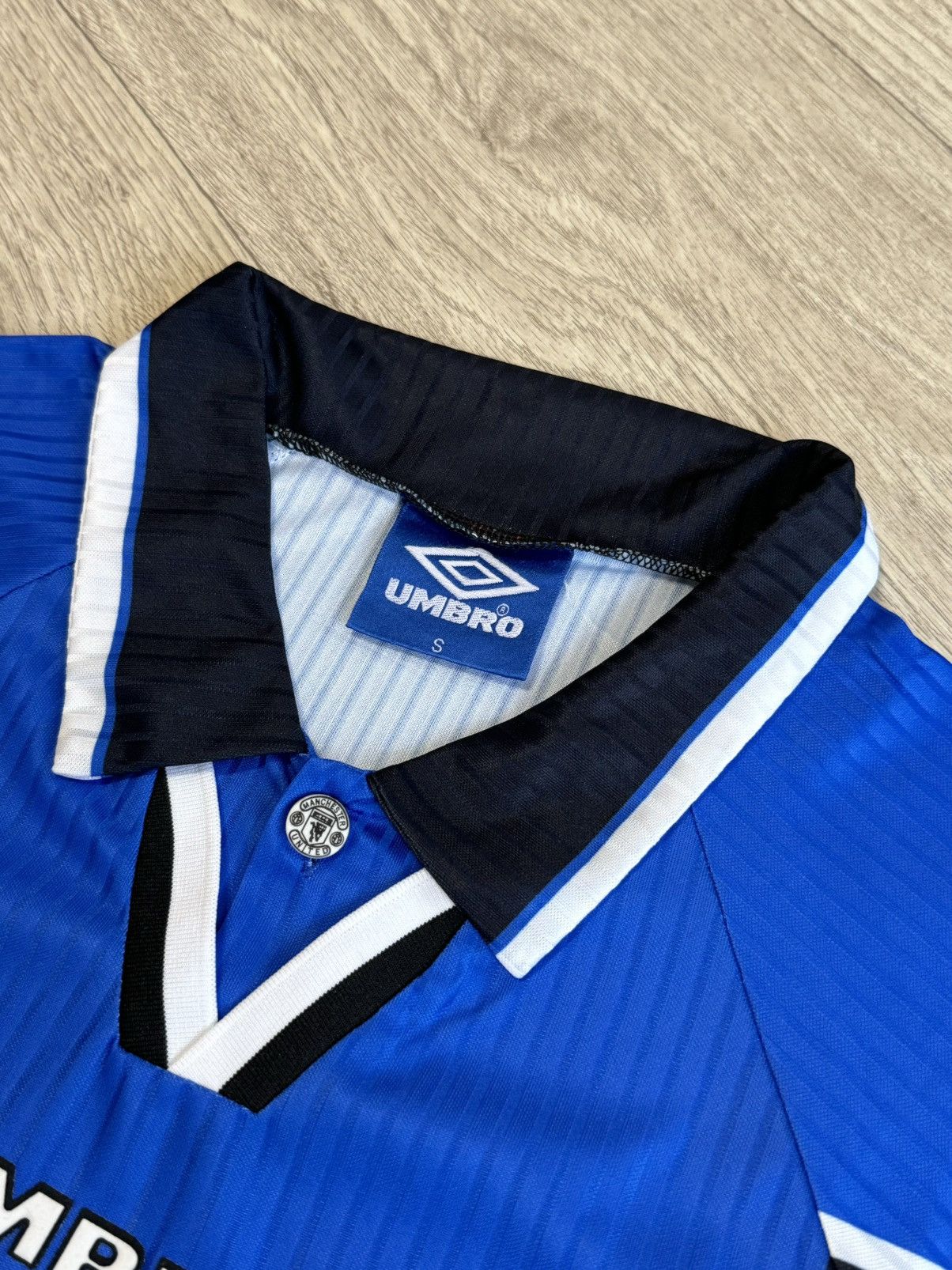 Umbro 🔷Retro Umbro Manchester United 1996/97/98 Soccer jersey🔷 Size US S / EU 44-46 / 1 - 5 Thumbnail