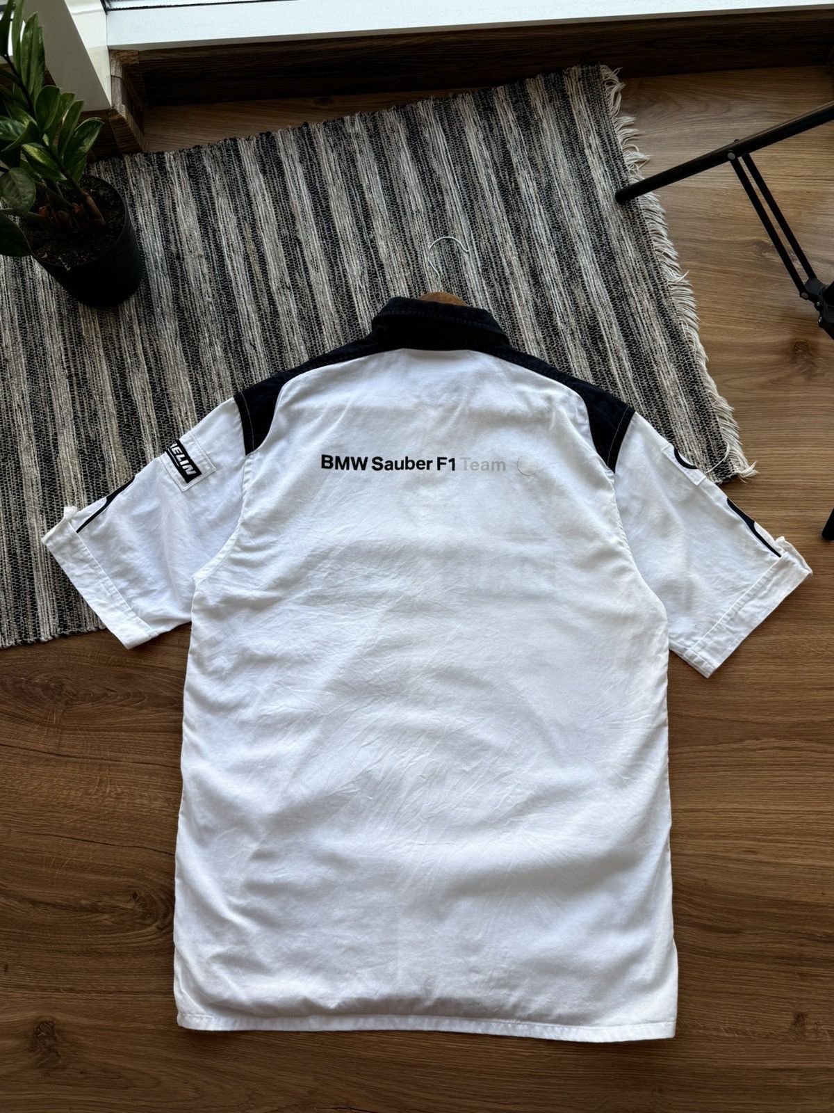 BMW Sauber F1 Team Mens Racing Shirt Petronas SS Button Up
