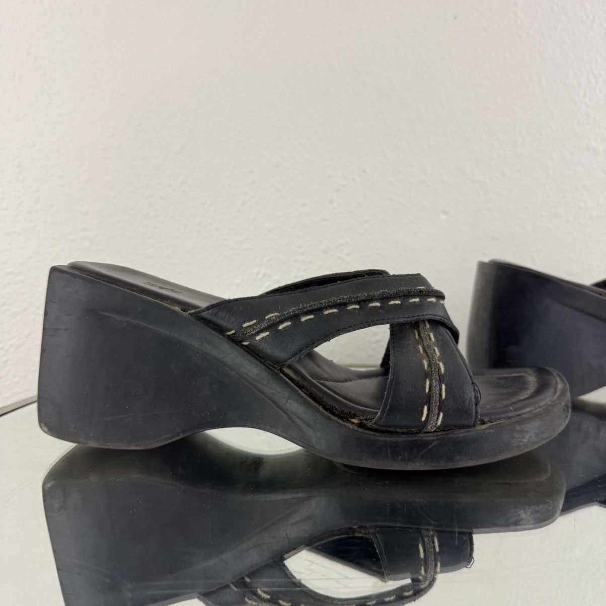 Vintage MOSSIMO Vintage Y2K Black Leather Chunky Platform Sandals Size US 8 / IT 38 - 3 Thumbnail