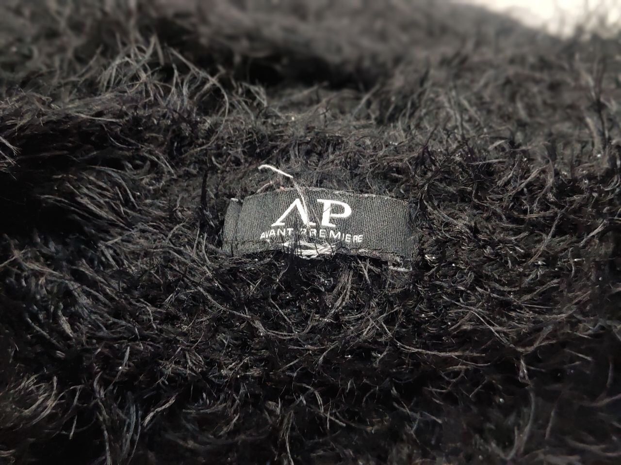 Japanese Brand Vintage Japanese Black Mohair Style Fuzzy Sweater Y2K Hype Size US S / EU 44-46 / 1 - 14 Thumbnail