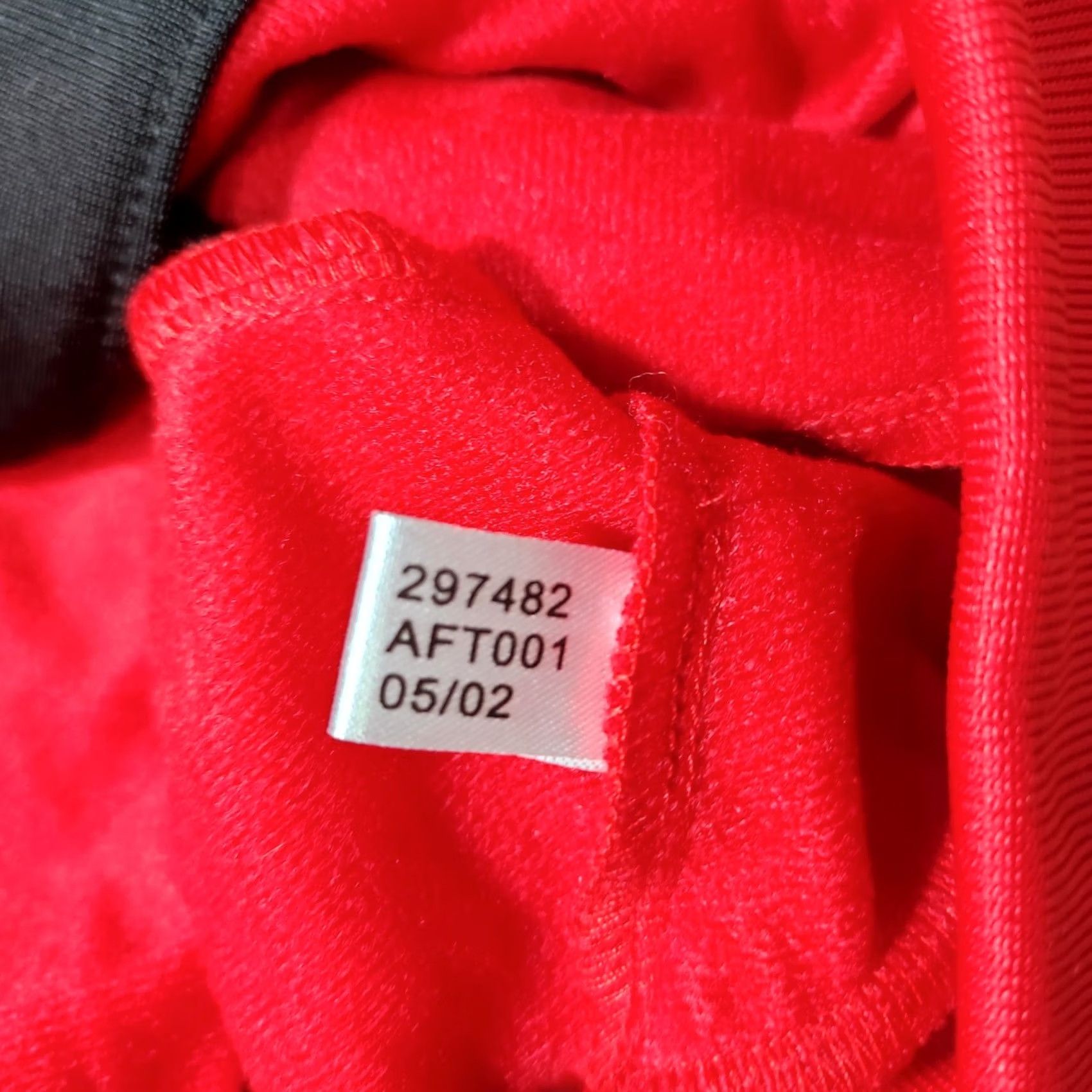 Adidas Adidas Track Jacket Red Vintage Sportwear Unisex Adults 40 Regular Size Full Zip Jacket Utility Sports Theme Mens Womens Boys Girls Size S / US 4 / IT 40 - 4 Thumbnail