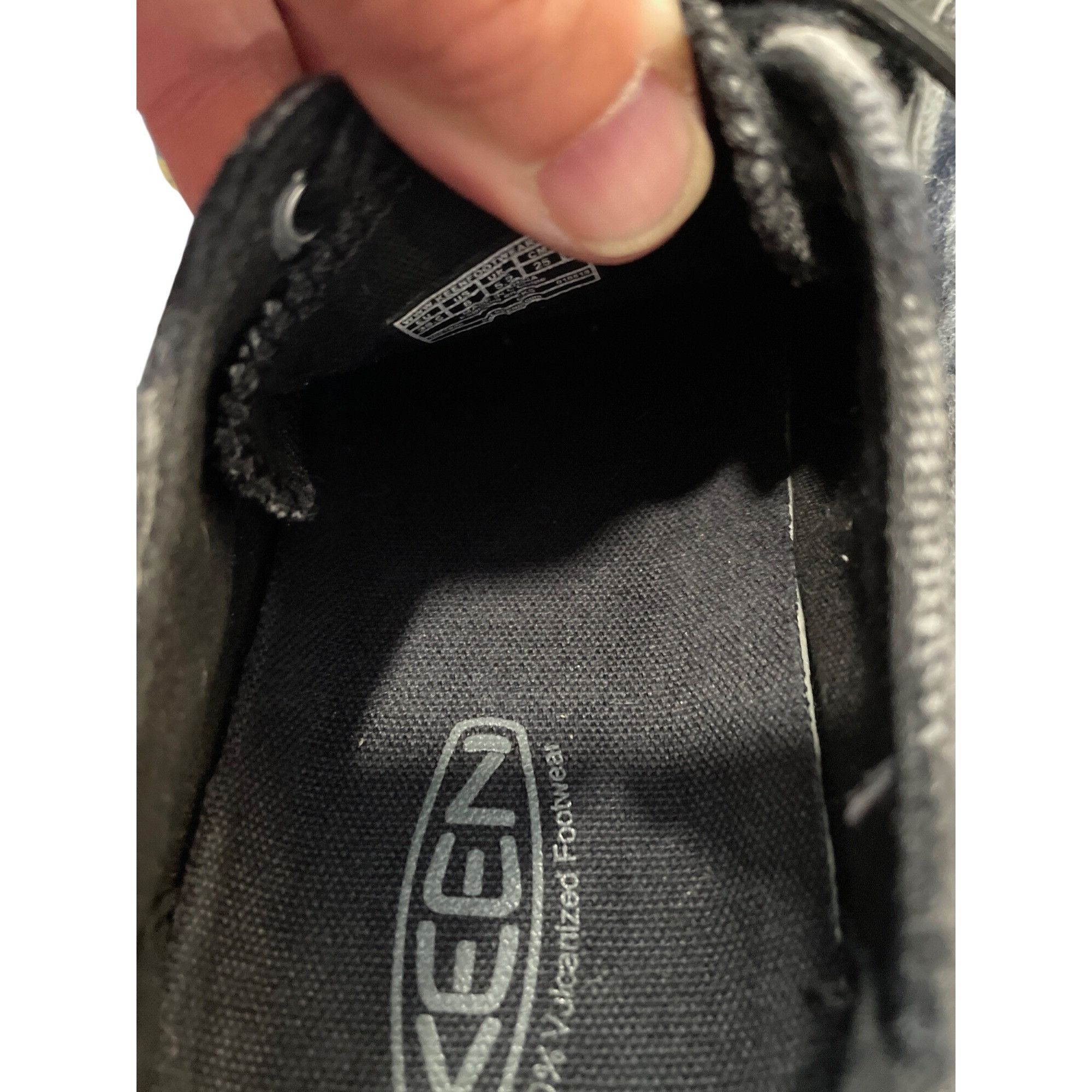 KEEN Keen wms plaid gray black wool low top sneakers sz 8 SKU 997 Size US 8 / IT 38 - 8 Thumbnail