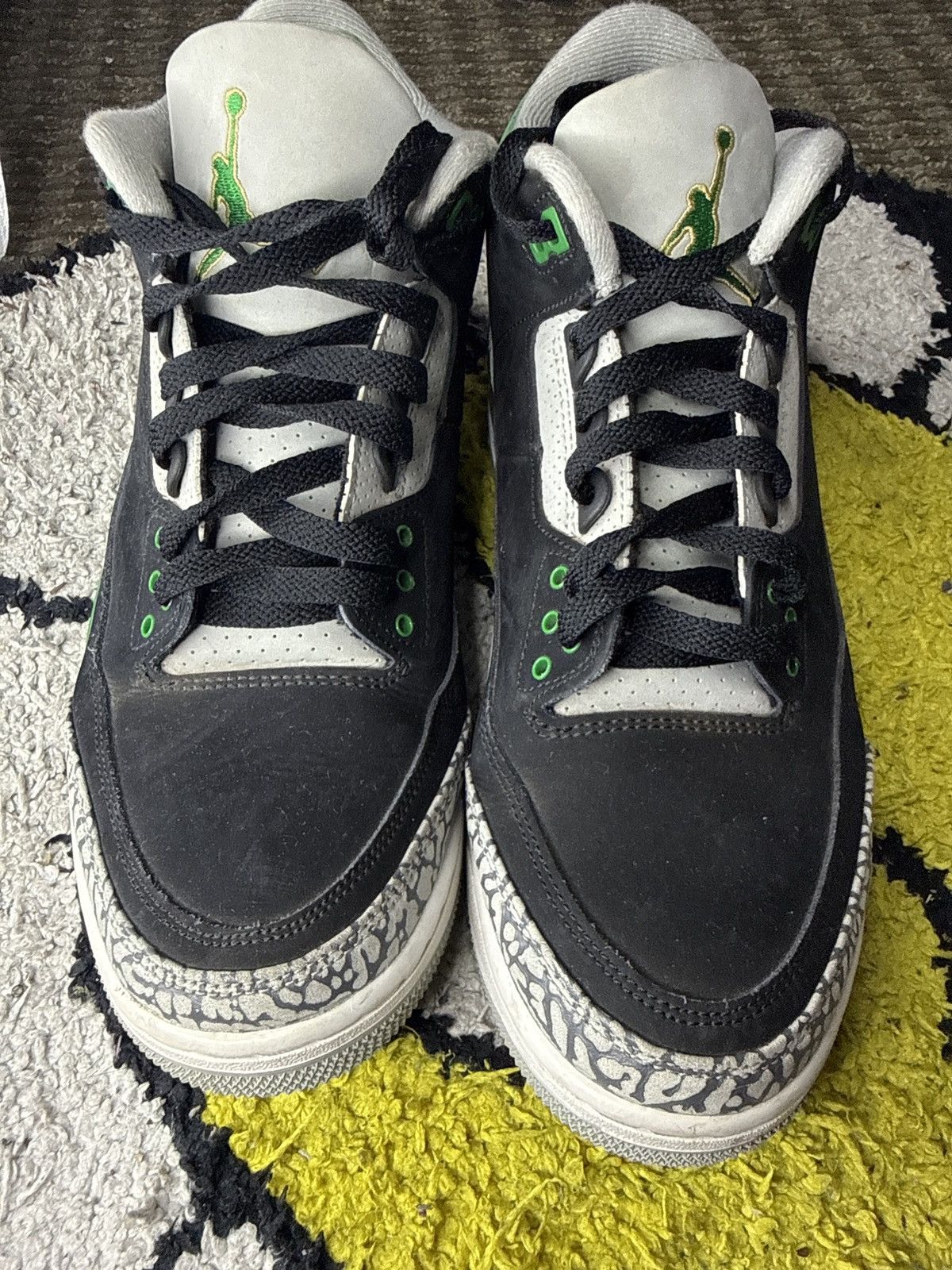 Jordan Brand Air Jordan 3 Retro Pine Green Size US 9.5 / EU 42-43 - 2 Thumbnail