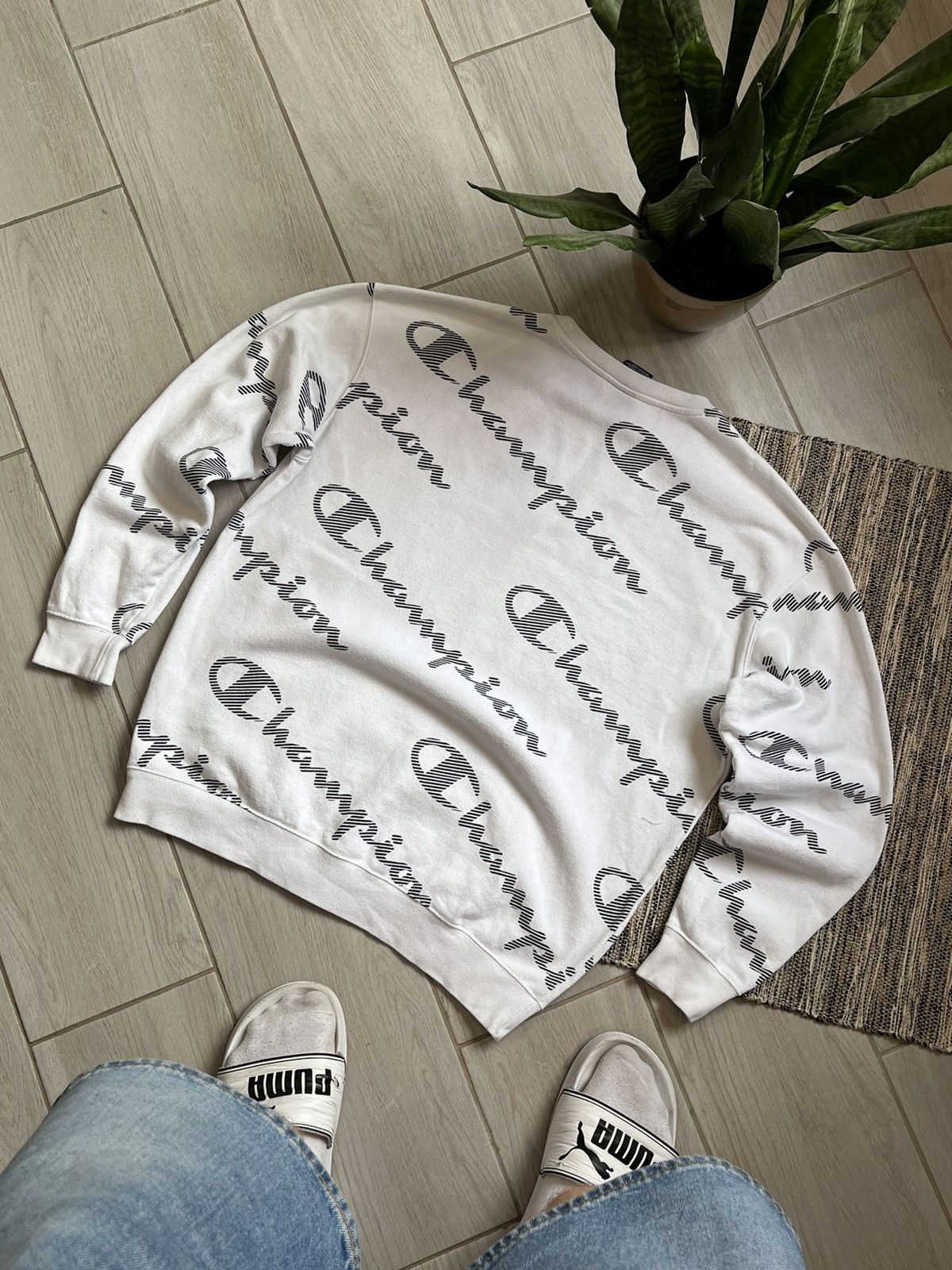 Champion × Vintage Vintage Champion sweatshirt logo monogram sportswear Size US L / EU 52-54 / 3 - 7 Thumbnail