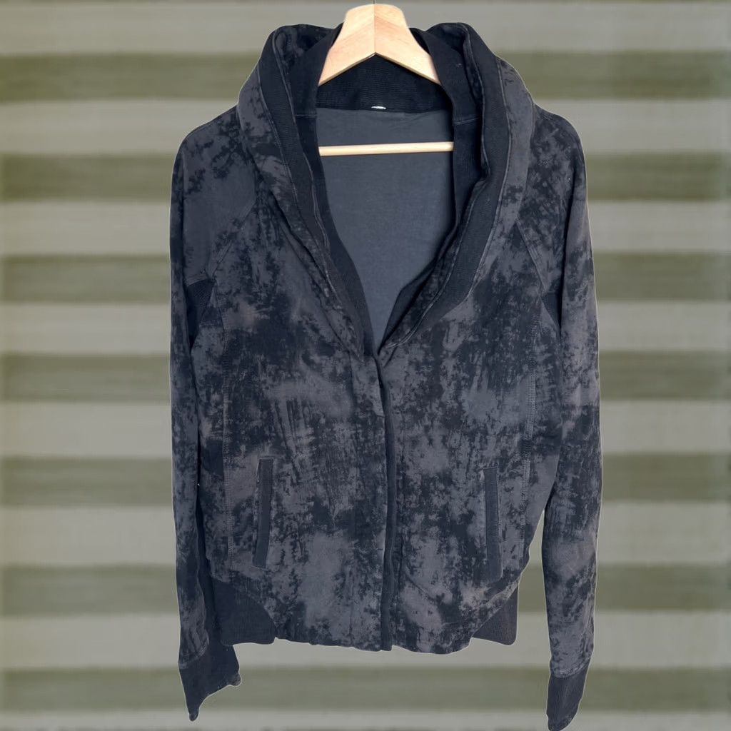 Lululemon Lululemon Jacket Size 10 Sea Bed Black Deep Coal To Class Womens Size L / US 10 / IT 46 - 1 Thumbnail