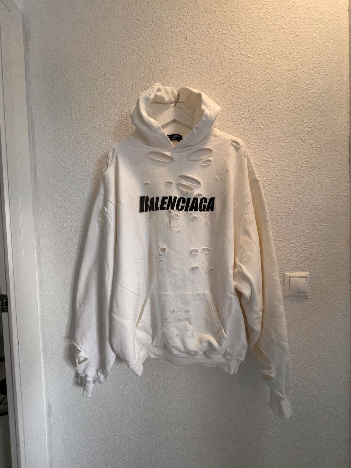 Balenciaga Balenciaga Logo Destroyed Hoodie Size US S / EU 44-46 / 1 - 5 Thumbnail