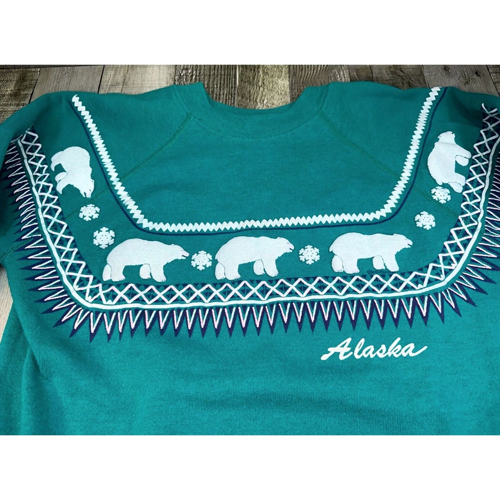 Hanes VINTAGE Hanes Sweatshirt Crewneck Women M Blue Bear Alaska 80s Pullover Made in USA Size M / US 6-8 / IT 42-44 - 2 Thumbnail