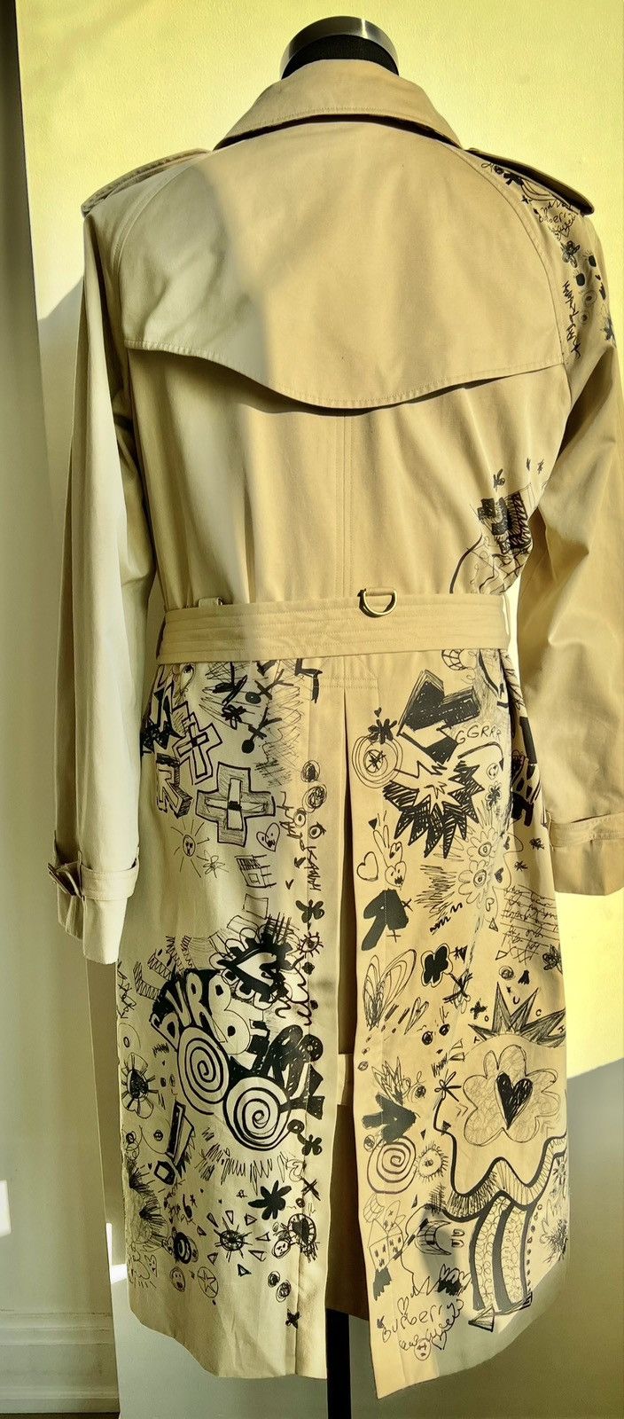 Burberry Burberry Graffiti Print Trench Coat- Size 50 Size US M / EU 48-50 / 2 - 7 Thumbnail