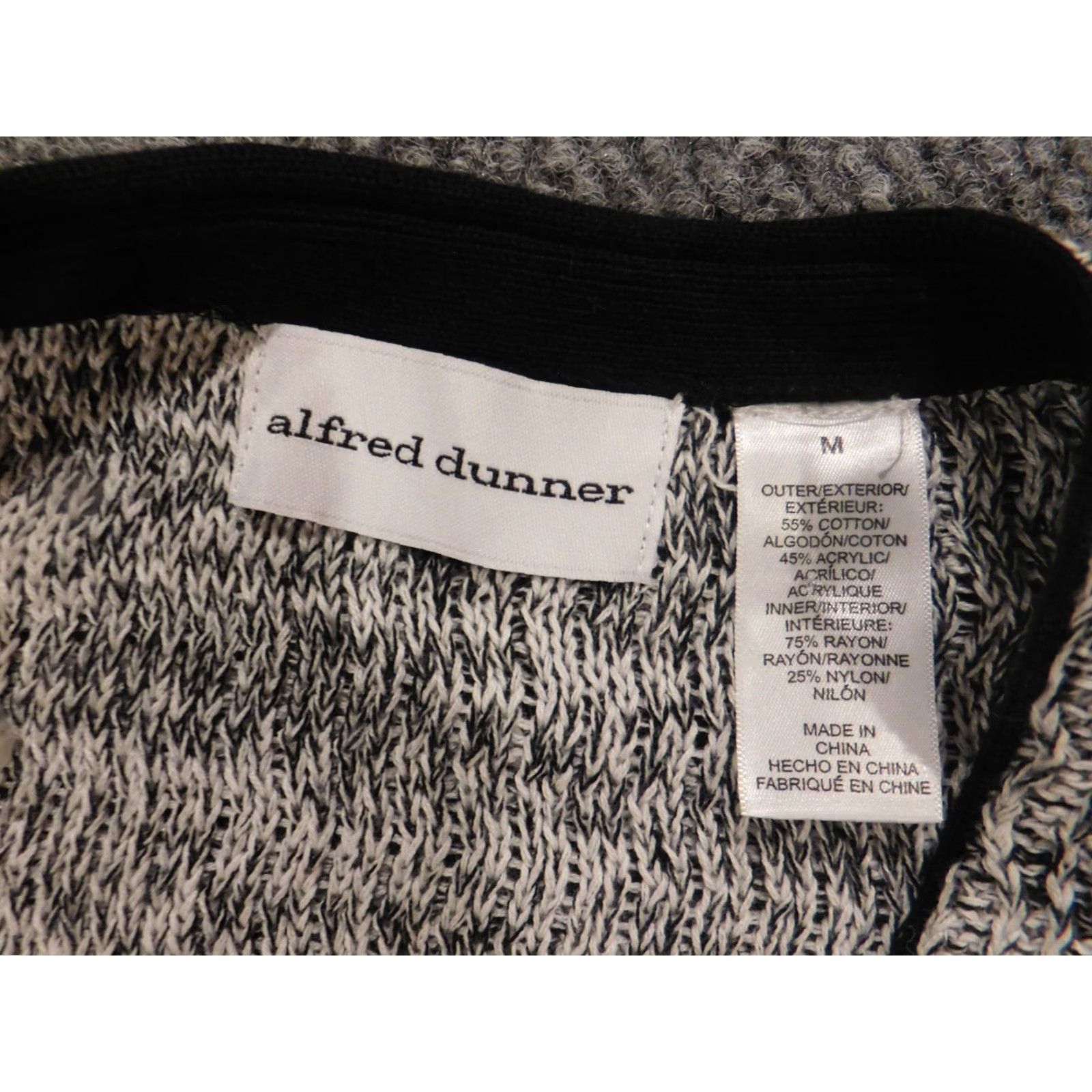 Vintage Alfred Dunner Womens Sweater Medium Gray Pullover Crew Neck Long Sleeve Stretch Brushed Knit Button Accent Casual Modern American Pattern Solid ķ Size M / US 6-8 / IT 42-44 - 5 Thumbnail