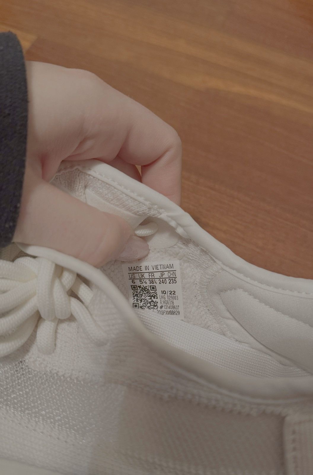 Adidas Yeezy boost 350 V2 Size US 7.5 / IT 37.5 - 6 Thumbnail