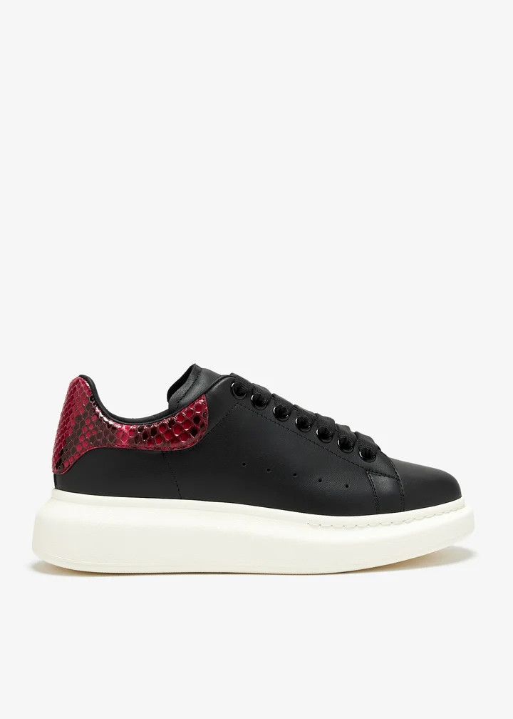 Alexander McQueen o1w1db10925 Oversized Sneaker in Black/White Size US 6 / IT 36 - 1 Thumbnail