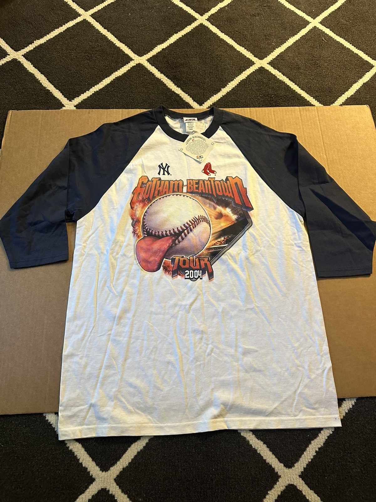 MLB × New York Yankees Gotham Beantown Tour 2004 3/4 sleeve shirt NWT Size US L / EU 52-54 / 3 - 1 Thumbnail