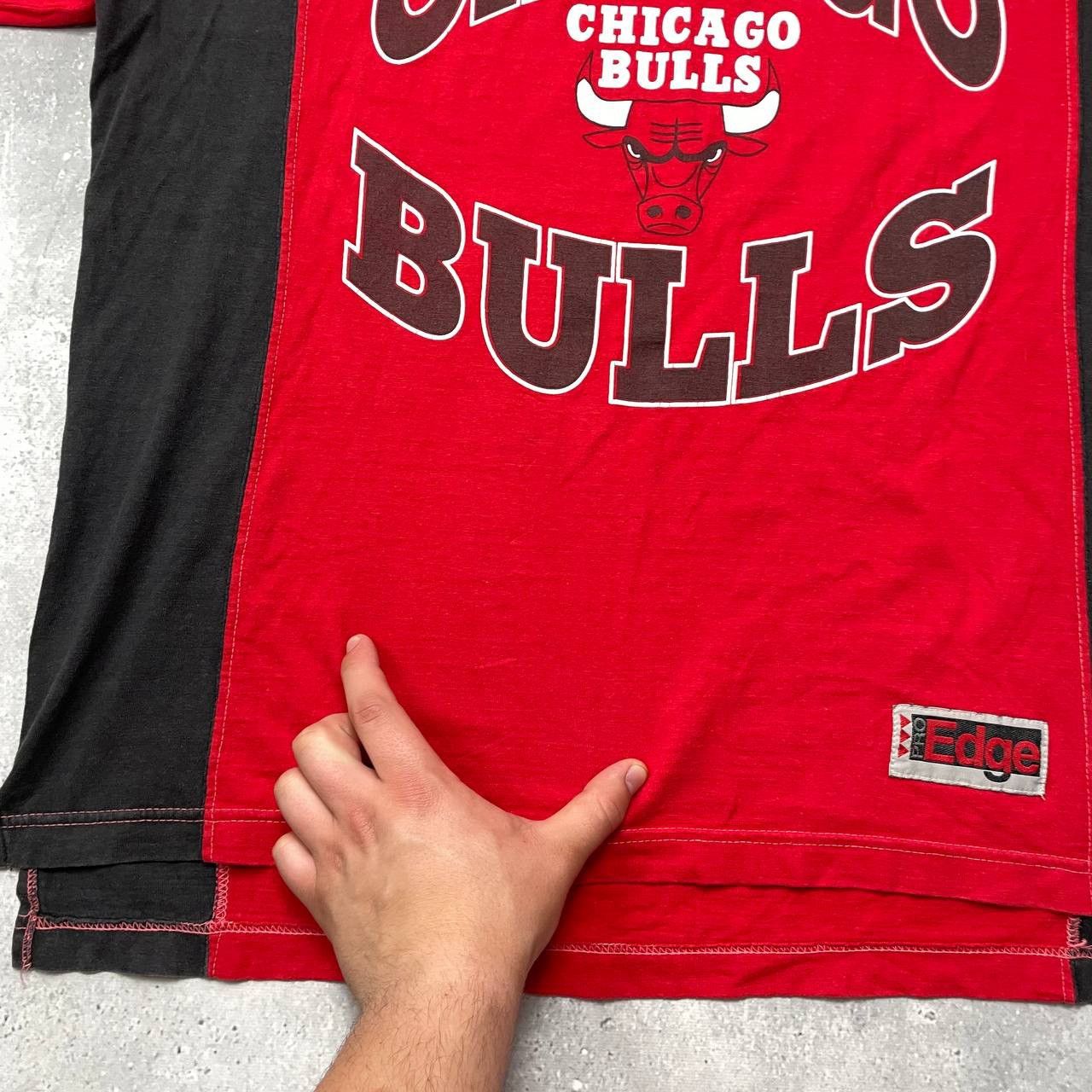 NBA × Vintage Vintage 90s Chicago Bulls NBA Edge V-Neck T Shirt Size US L / EU 52-54 / 3 - 12 Thumbnail