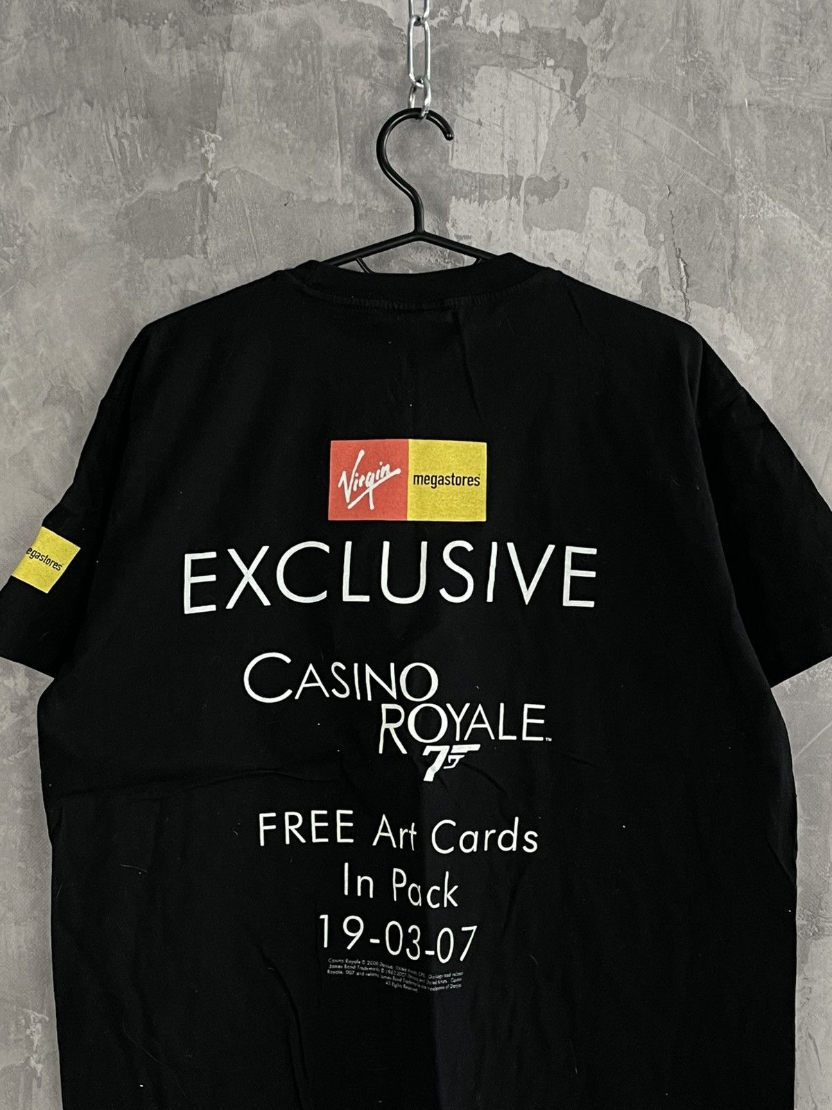 Vintage Vintage Casino Royale Film Promo T-shirt Size US L / EU 52-54 / 3 - 8 Thumbnail