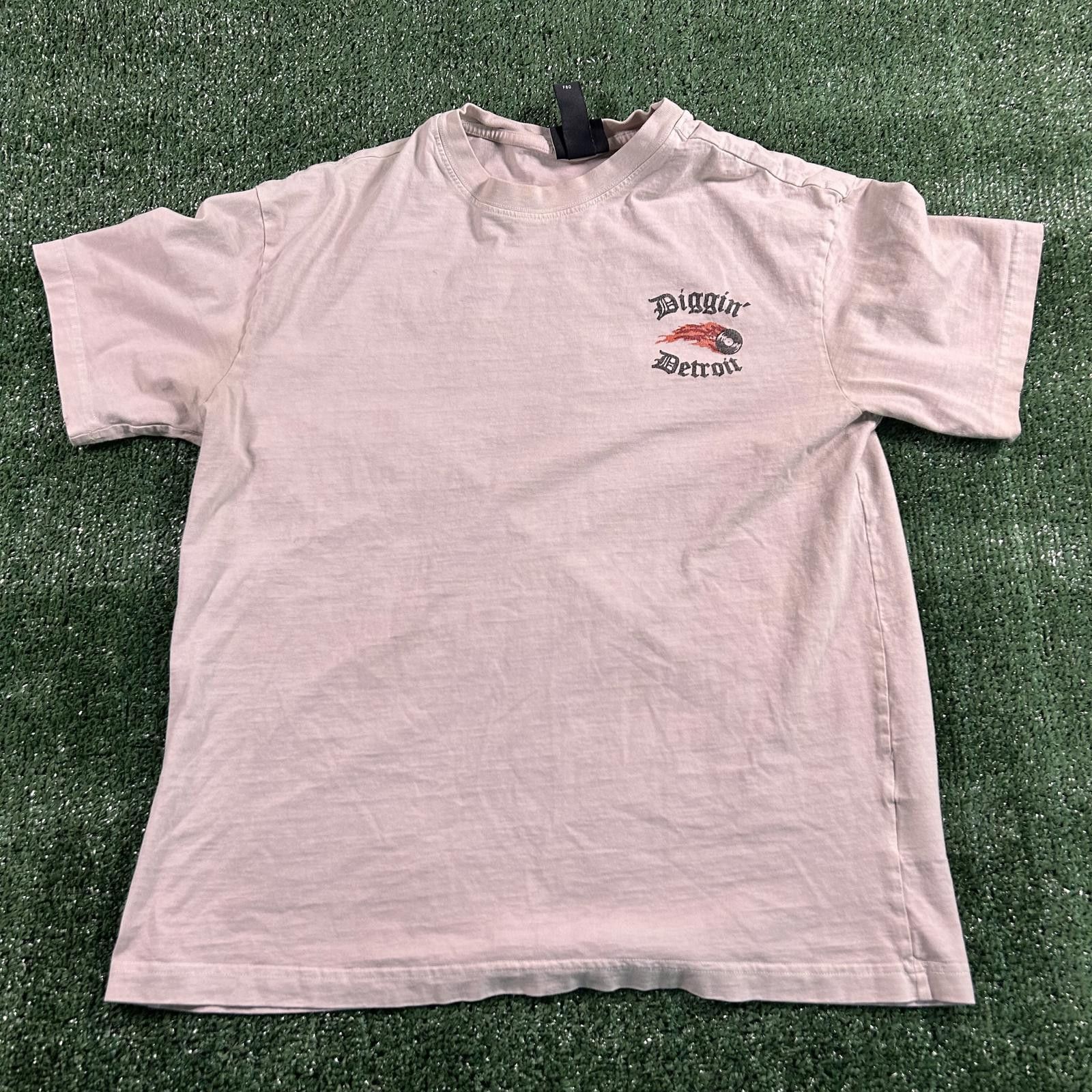 H&M Vintage Style Men's Graphic T-Shirt with 'Diggin' Detroit' Size US M / EU 48-50 / 2 - 3 Thumbnail