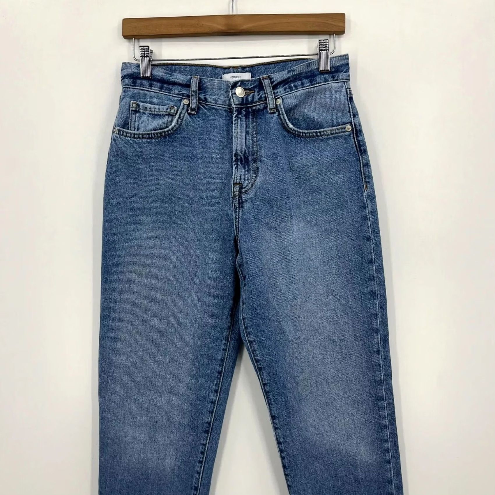 Forever 21 FOREVER 21 Jeans Women's 26 Blue High Rise Straight Fray Medium Wash (Regular) 5-Pocket Denim Size 26" / US 2 / IT 38 - 2 Thumbnail