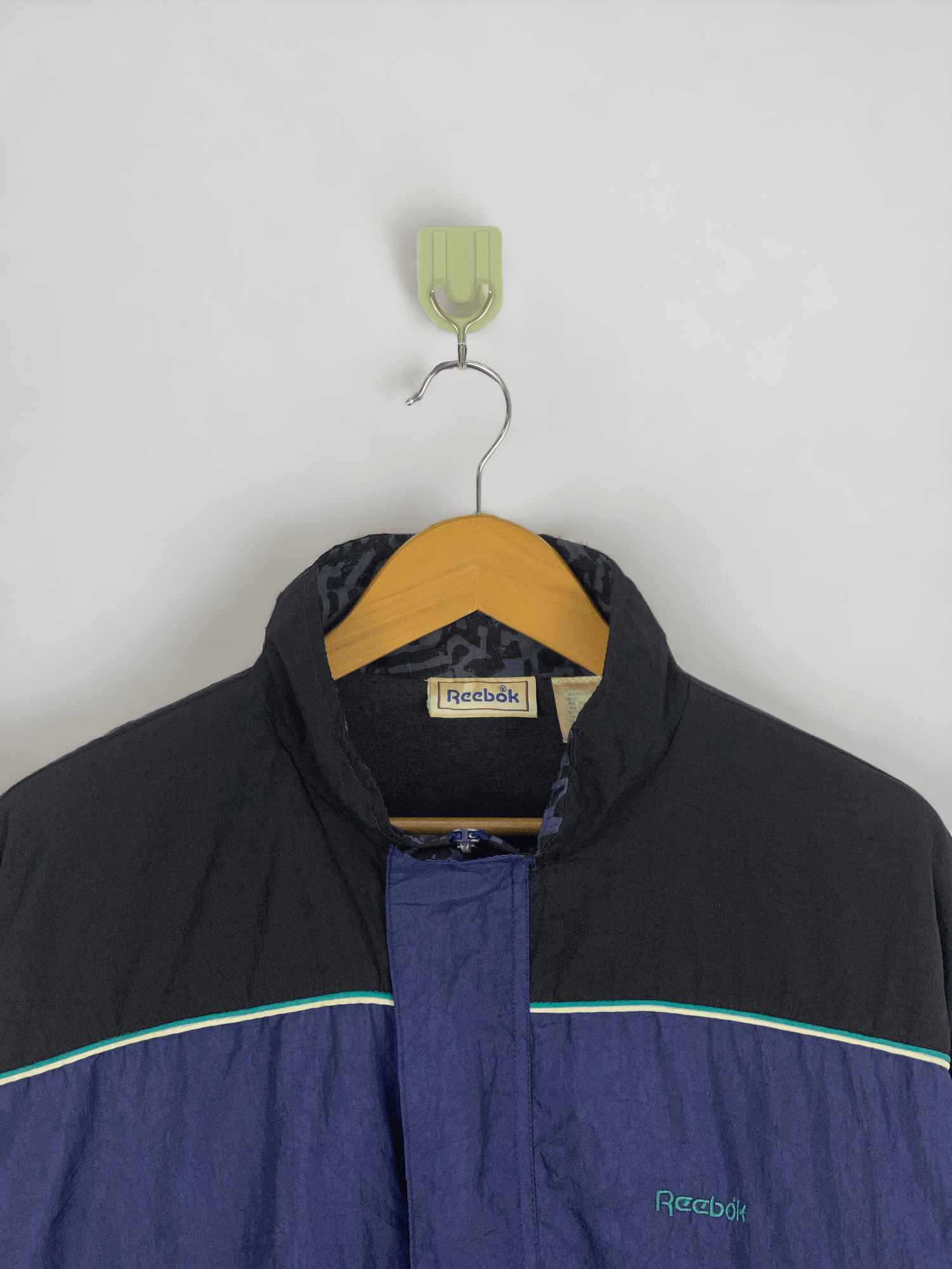 Reebok 80s Vintage Reebok Sportwear Zipper Up Light Jacket AH0082 Size US L / EU 52-54 / 3 - 2 Thumbnail