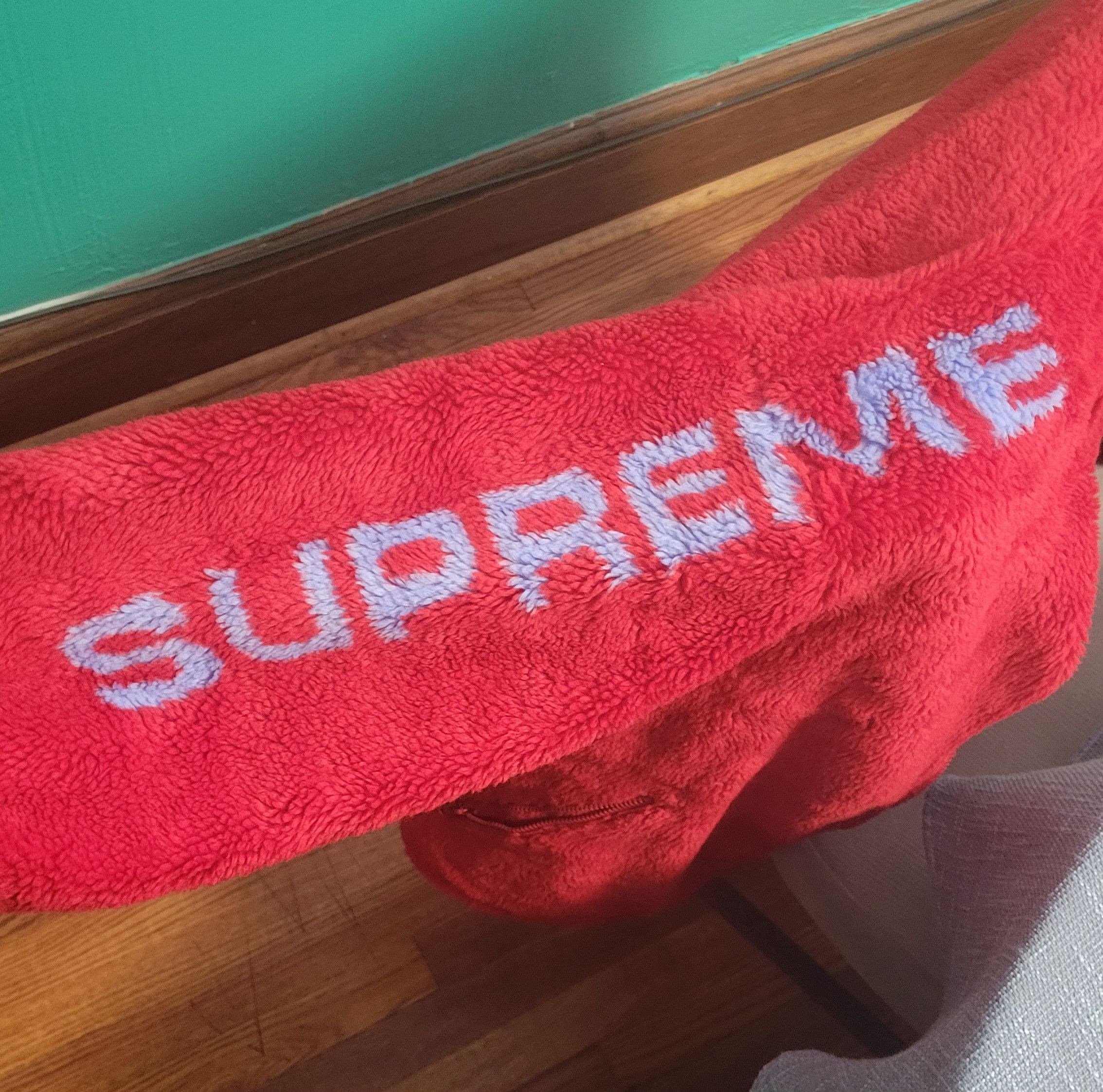 Supreme AUTHENTIC SUPREME SHOULDER LOGO RED FLEECE JACKET SZ MEDIUM Size US M / EU 48-50 / 2 - 5 Thumbnail