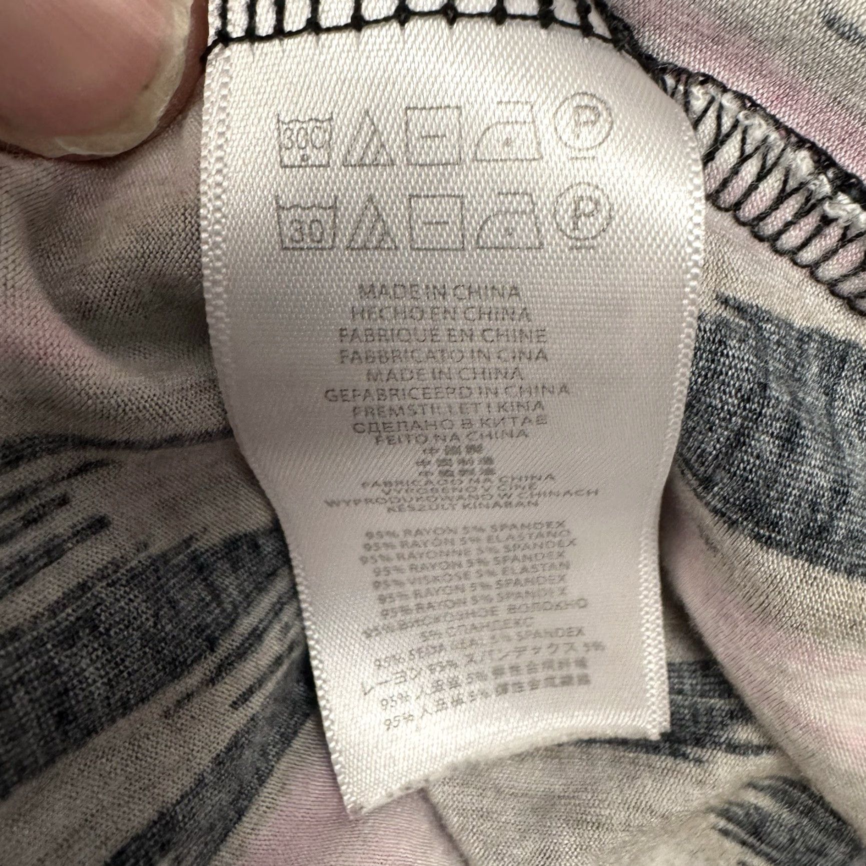 Michael Kors Michael Kors Tunic Top Medium Office Chic Retro Y2K Resort Vacation Abstract Bohemian Designer Retro Tunic Women Multicolor Sleeveless V-Neck Size M / US 6-8 / IT 42-44 - 6 Thumbnail