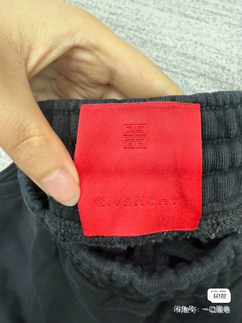 Givenchy Givenchy Size MShorts 2506-Nextarrow Size US 31 - 2 Thumbnail