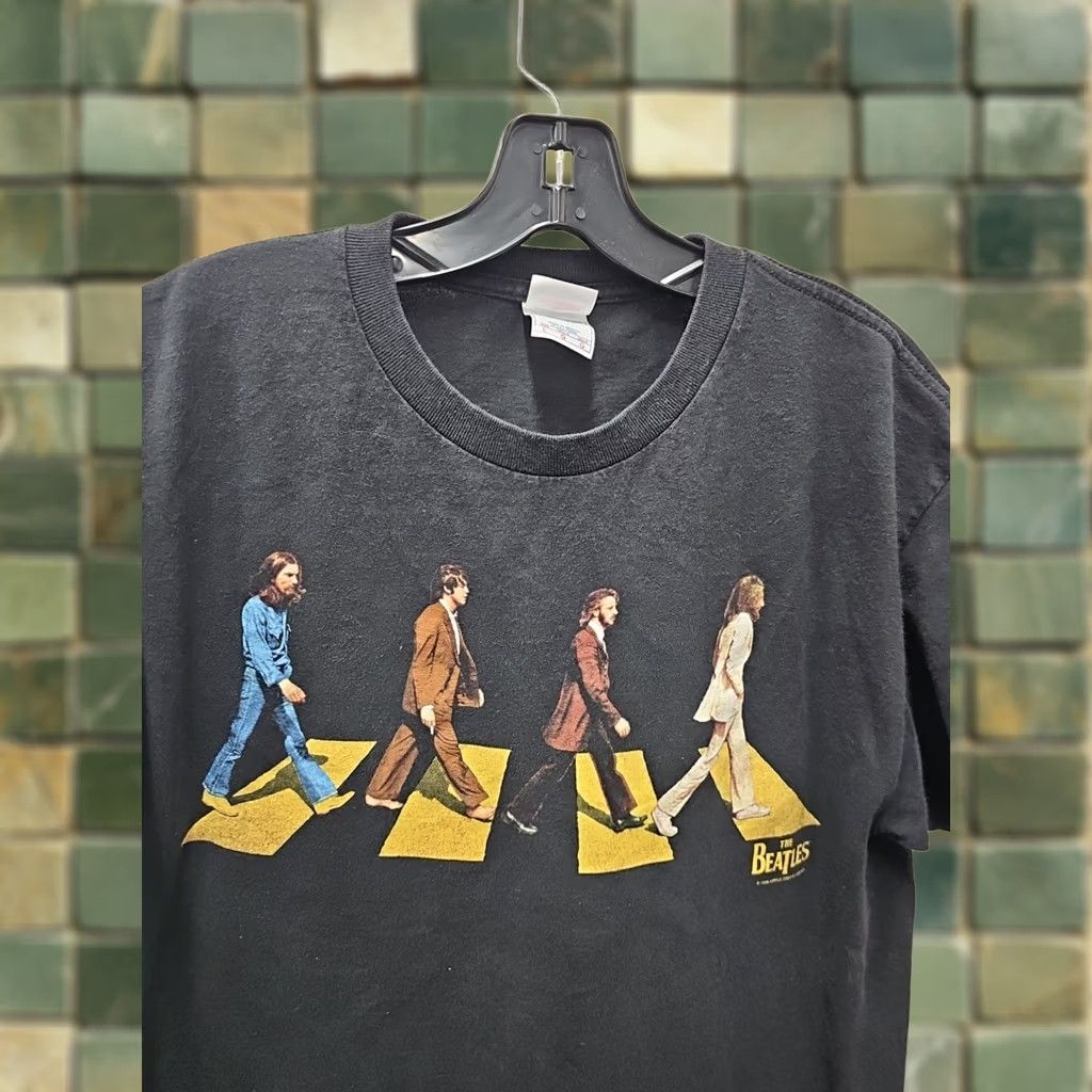 Apple VINTAGE The Beatles T-Shirt Abbey Road 1996 Apple Corps Double Sided Club 13 Large Mens Black 90s Band Music Shirt Size US L / EU 52-54 / 3 - 1 Thumbnail