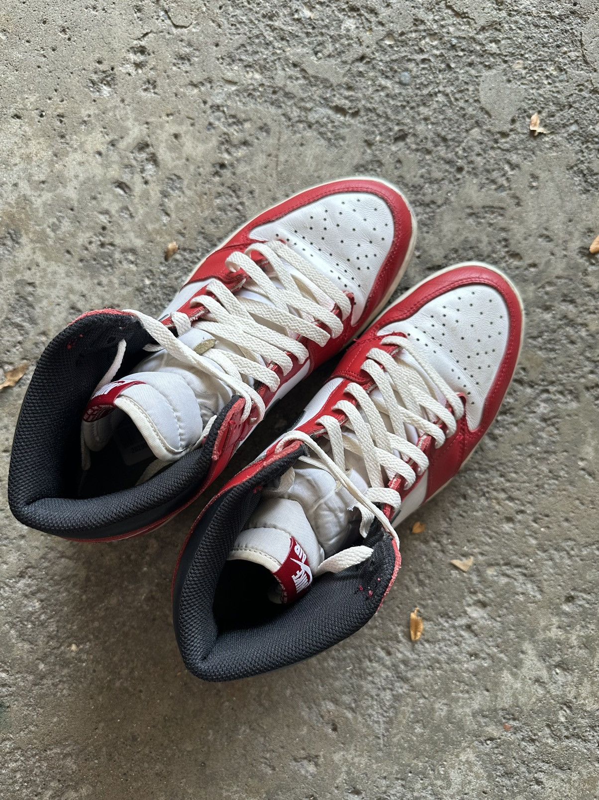 Jordan Brand Nike Air Jordan 1 Retro OG Chicago 2015 size 10.5 Size US 10.5 / EU 43-44 - 3 Thumbnail