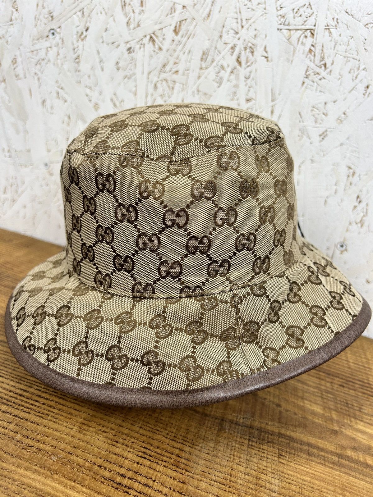 Gucci BNWT Gucci GG Supreme Check Reversible Bucket Hat Size ONE SIZE - 9 Thumbnail