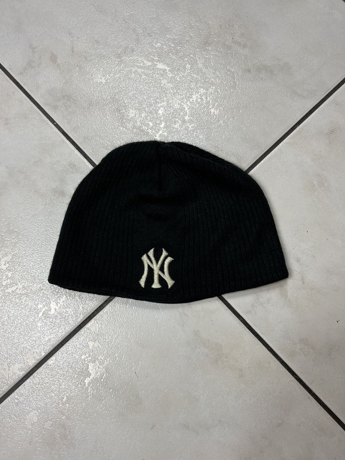 Adidas × New York Yankees × Vintage Vintage Adidas New York Yankees nyc beanie hat knit y2k logo Size ONE SIZE - 2 Thumbnail
