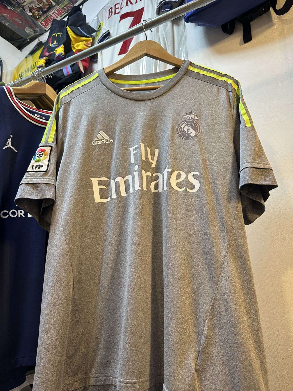 Adidas 2015-2016 Real Madrid Away Kit CR7 Size US L / EU 52-54 / 3 - 3 Thumbnail