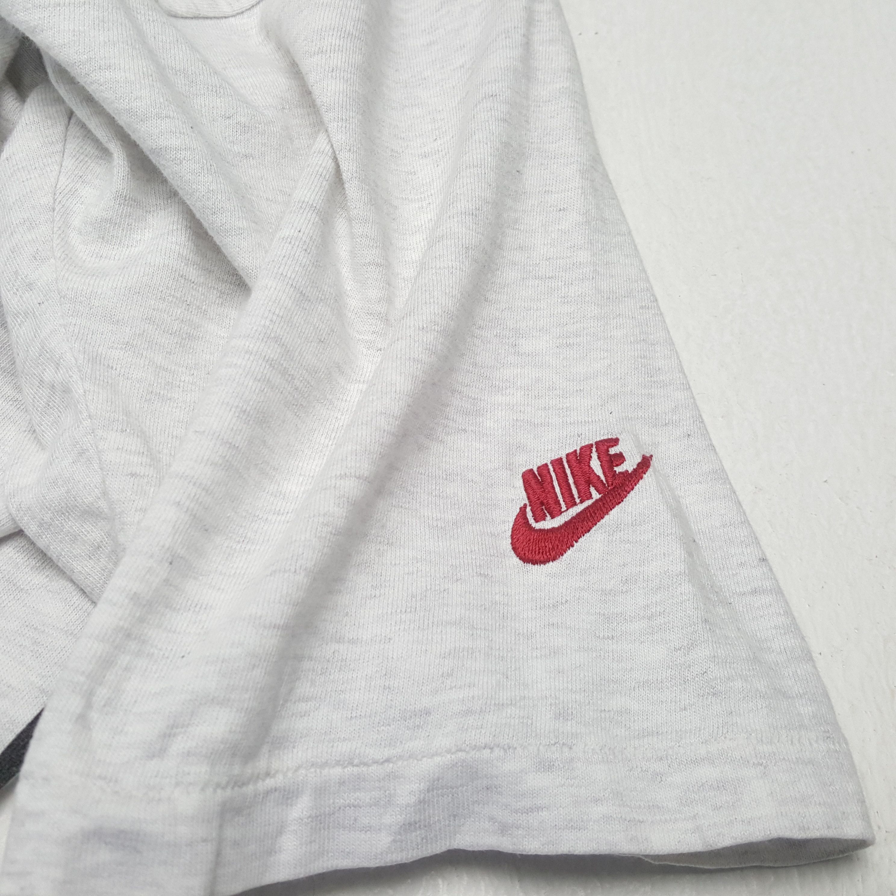 Nike × Vintage NIKE Streetwear Style Tshirt Size US L / EU 52-54 / 3 - 5 Thumbnail