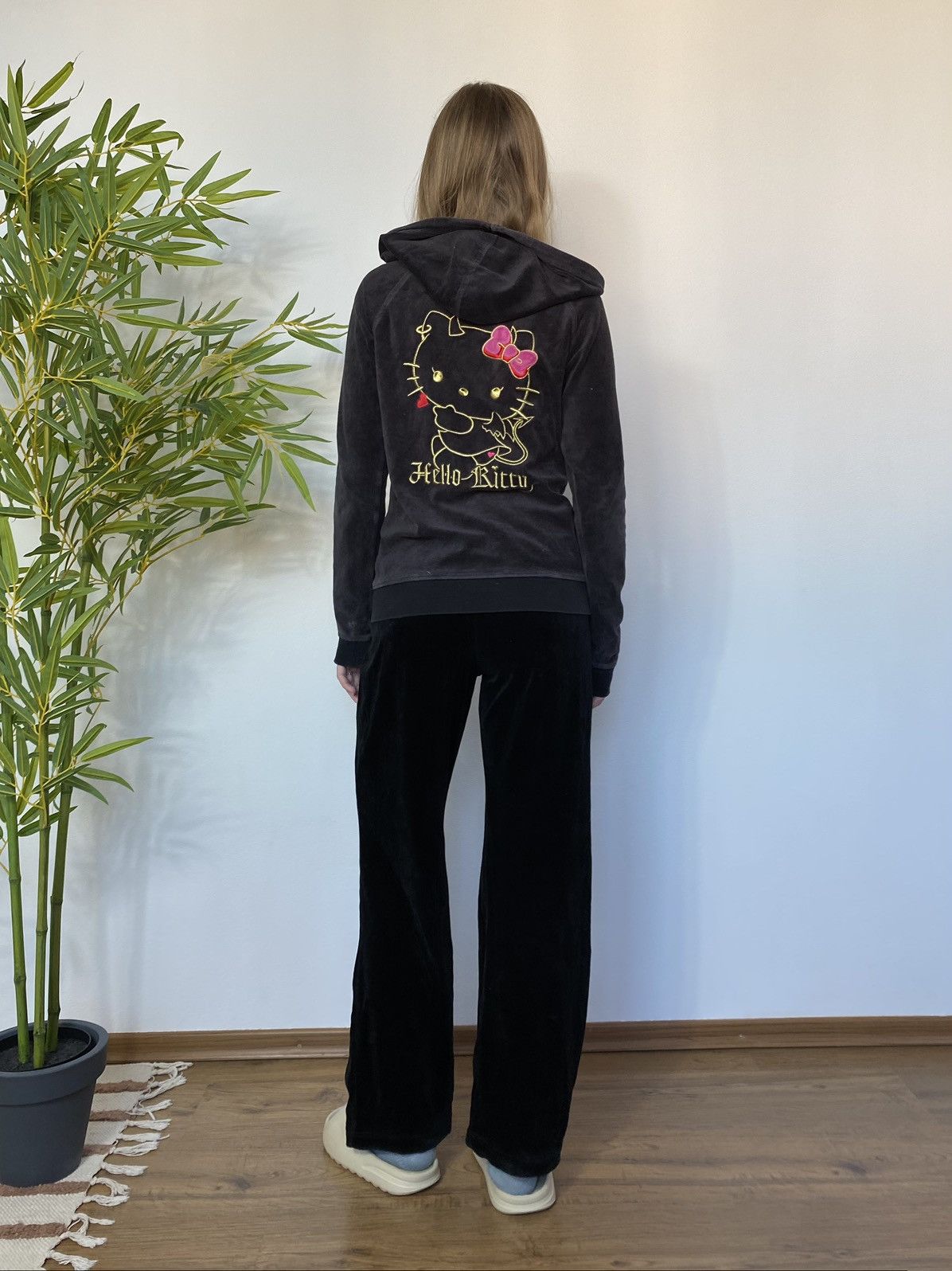Cartoon Network VINTAGE HELLO KITTY VELOUR TRACKSUIT SET HOODIE/PANTS Size M / US 6-8 / IT 42-44 - 4 Thumbnail