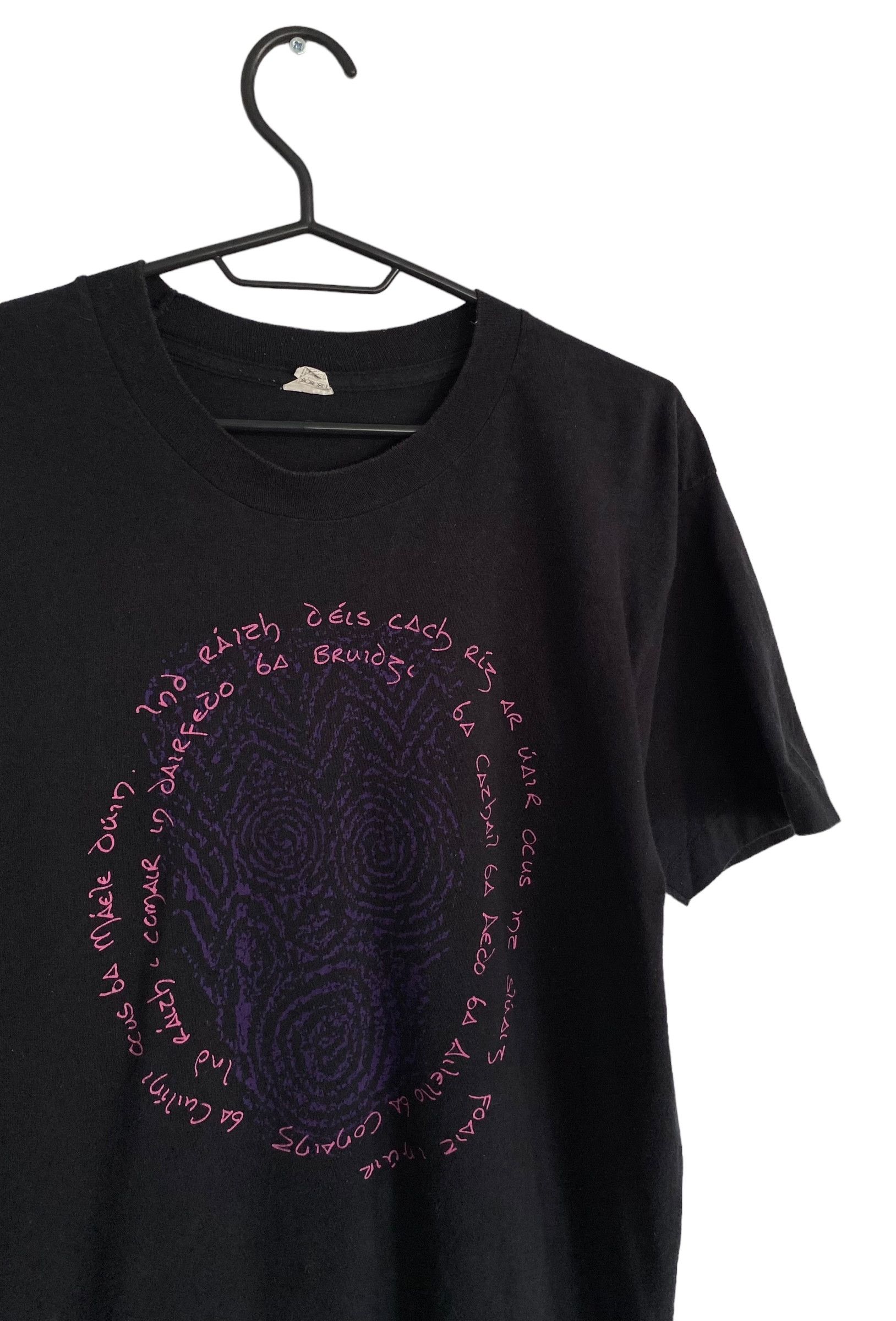 Vintage 90s' Aran Island single stitch Tee Size US L / EU 52-54 / 3 - 2 Thumbnail
