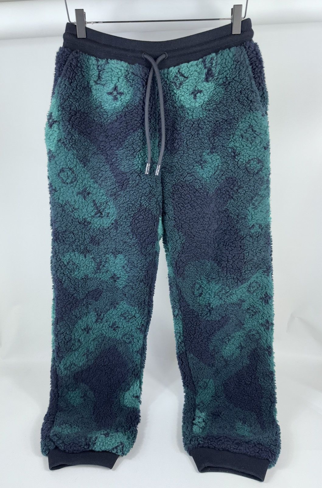 Louis Vuitton LOGO PRINT FLEECE TRACKSUITS Size US 32 / EU 48 - 1 Thumbnail