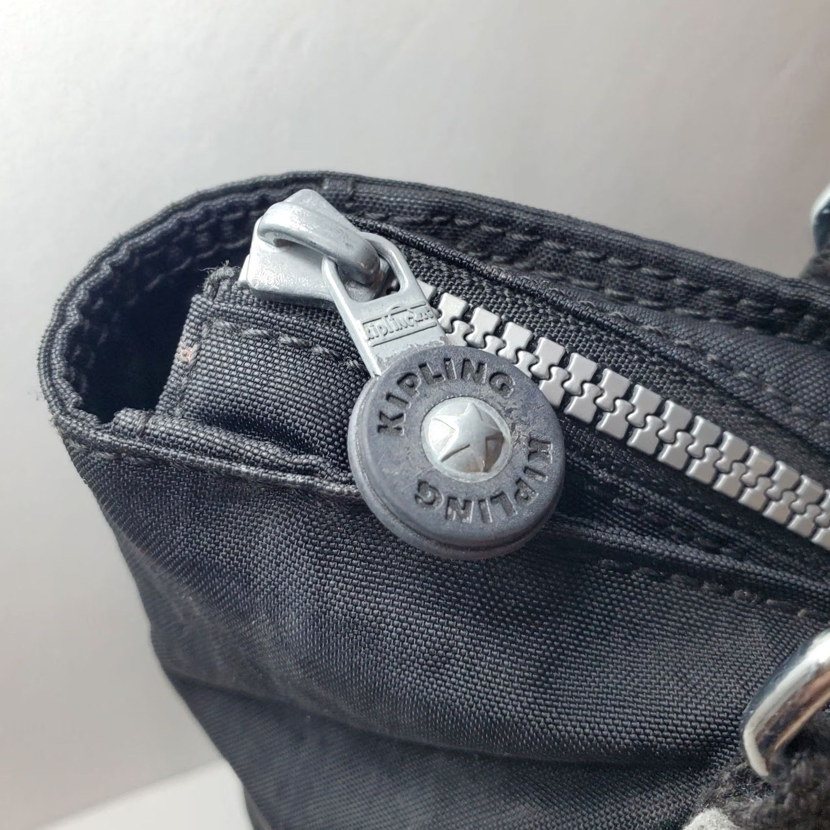 Vintage Kipling Black Nylon Shoulder Bag Tote Women Medium Zip Closure Monkey Charm Black Leather Polyester Interior Pockets 12in x 7in x 10in"} Size M / US 6-8 / IT 42-44 - 5 Thumbnail