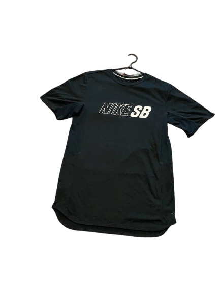 Nike Vintage Nike Y2K Logo Short Sleeve T-Shirt Size S Size US S / EU 44-46 / 1 - 1 Thumbnail