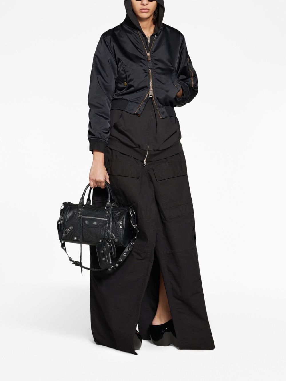 Balenciaga o1mt1gz0125 Size: OS / Le Cagole Medium Duffle Bag in Black Size ONE SIZE - 2 Thumbnail
