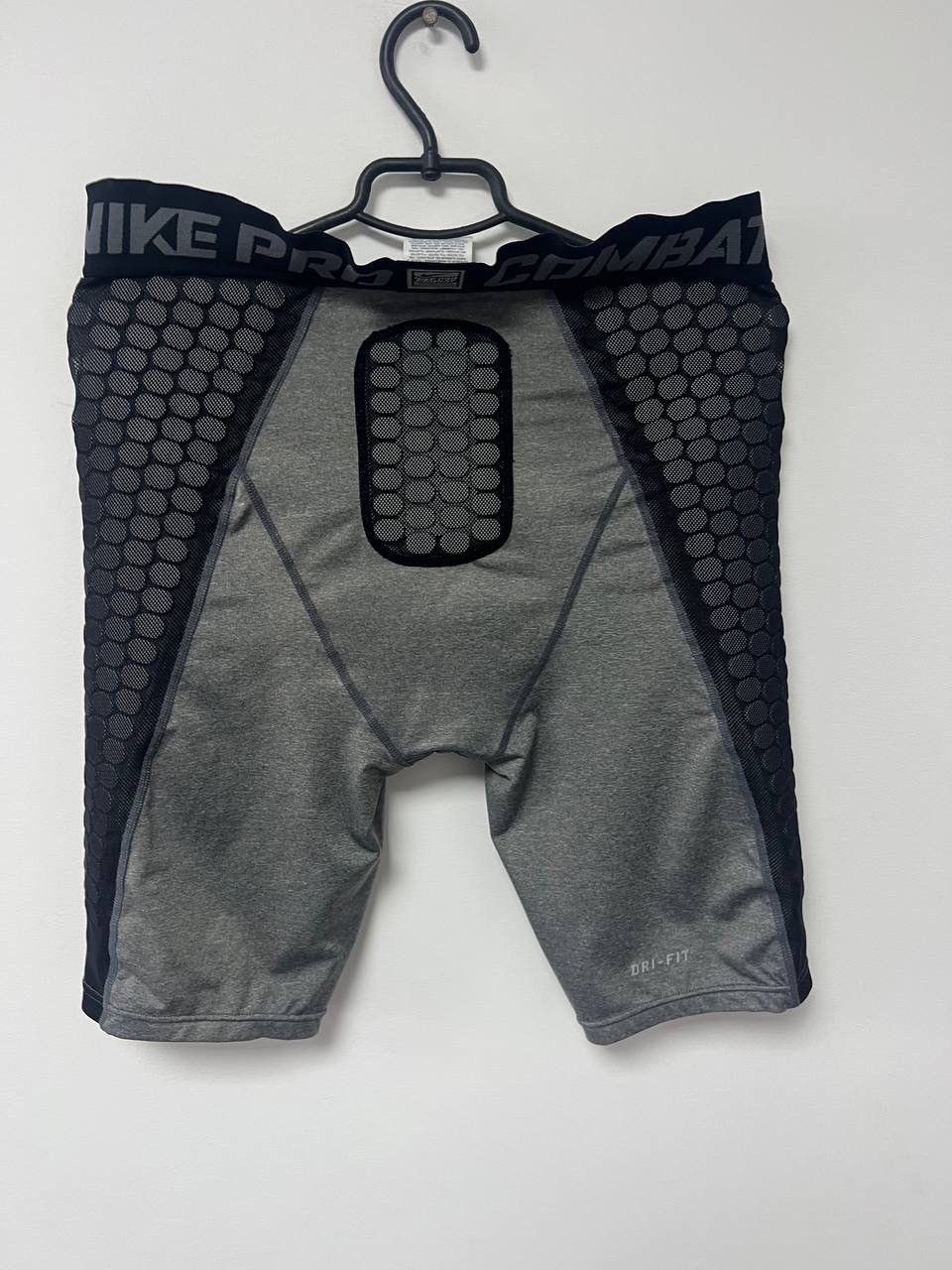 Nike Nike Pro Combat Rugby Shorts NFL Padded Athletic Mens sz XL Size US 44 / EU 60 - 17 Thumbnail