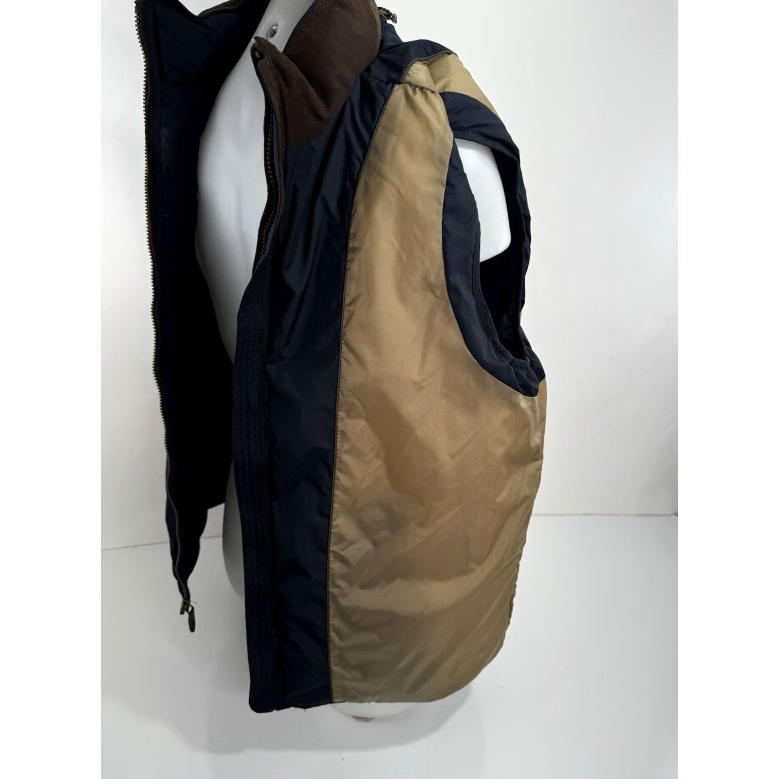 Vintage Dubarry Ireland Down Feather Full Zip Quilted Mens Vest L Blue Size US L / EU 52-54 / 3 - 7 Thumbnail