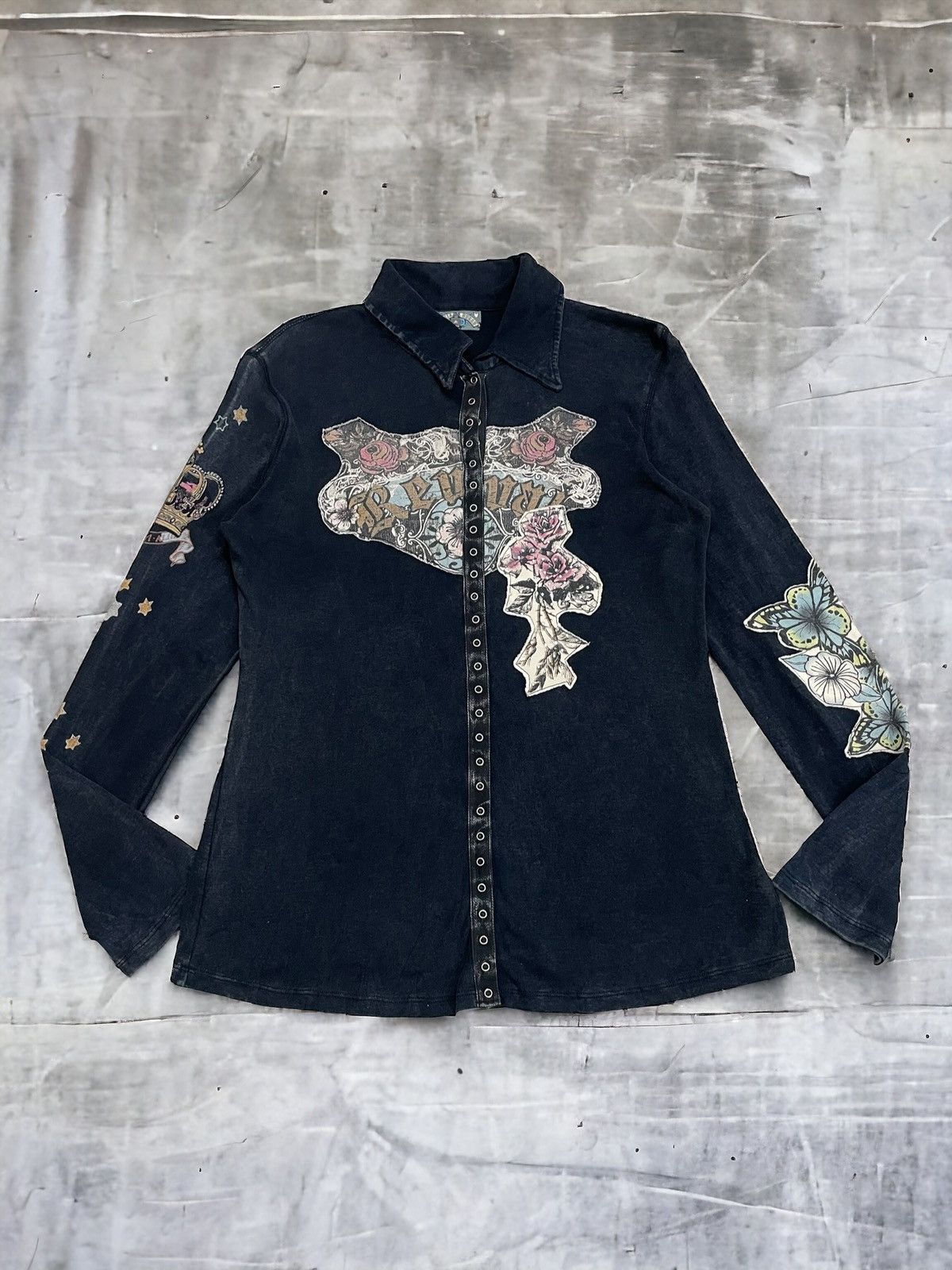 Faded Vanilla Sugar Patch Affliction Bondage Button Tee