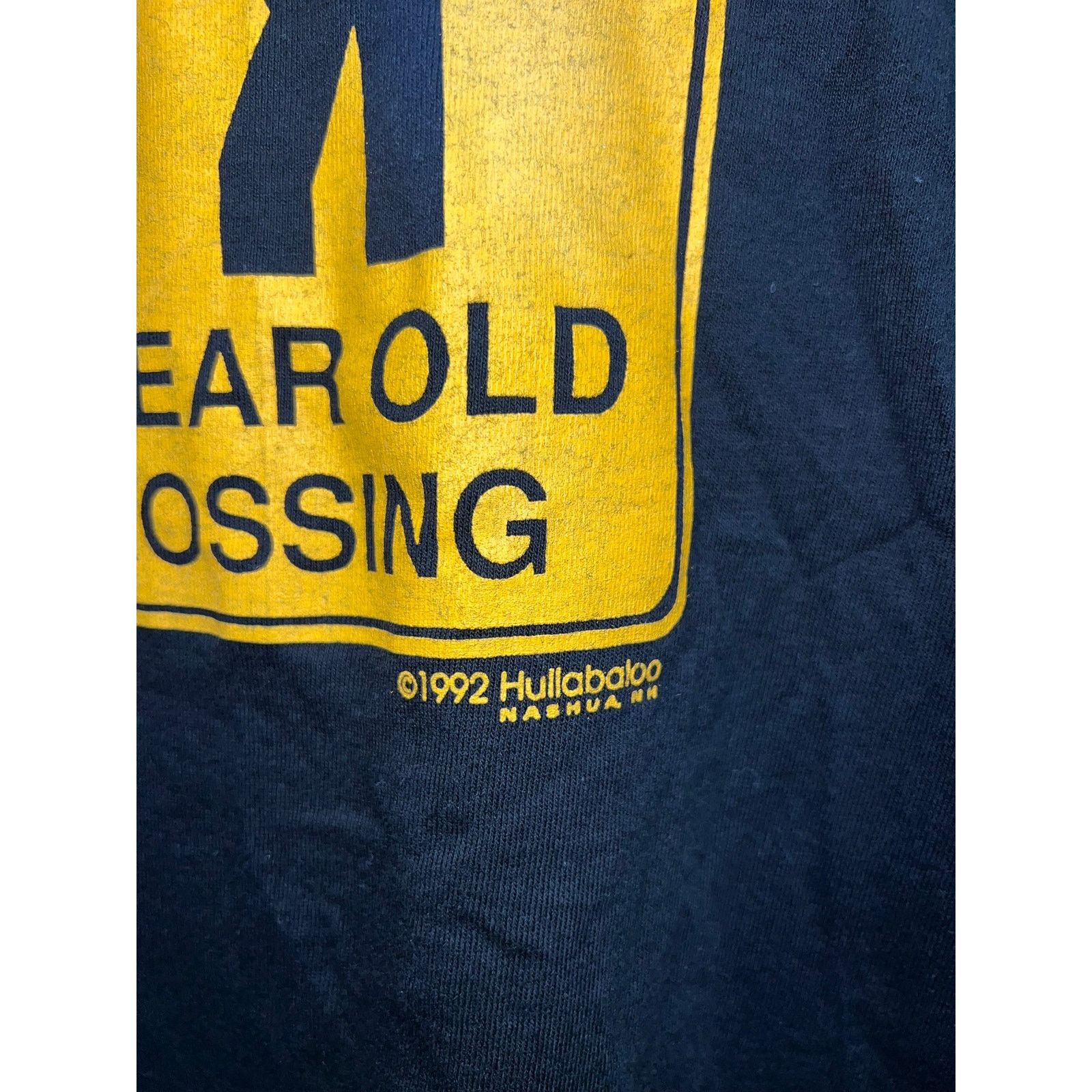 Fruit Of The Loom Vintage 50 Year Old Shirt Crossing Walk Sign 1992 Black Tee Size US L / EU 52-54 / 3 - 5 Thumbnail