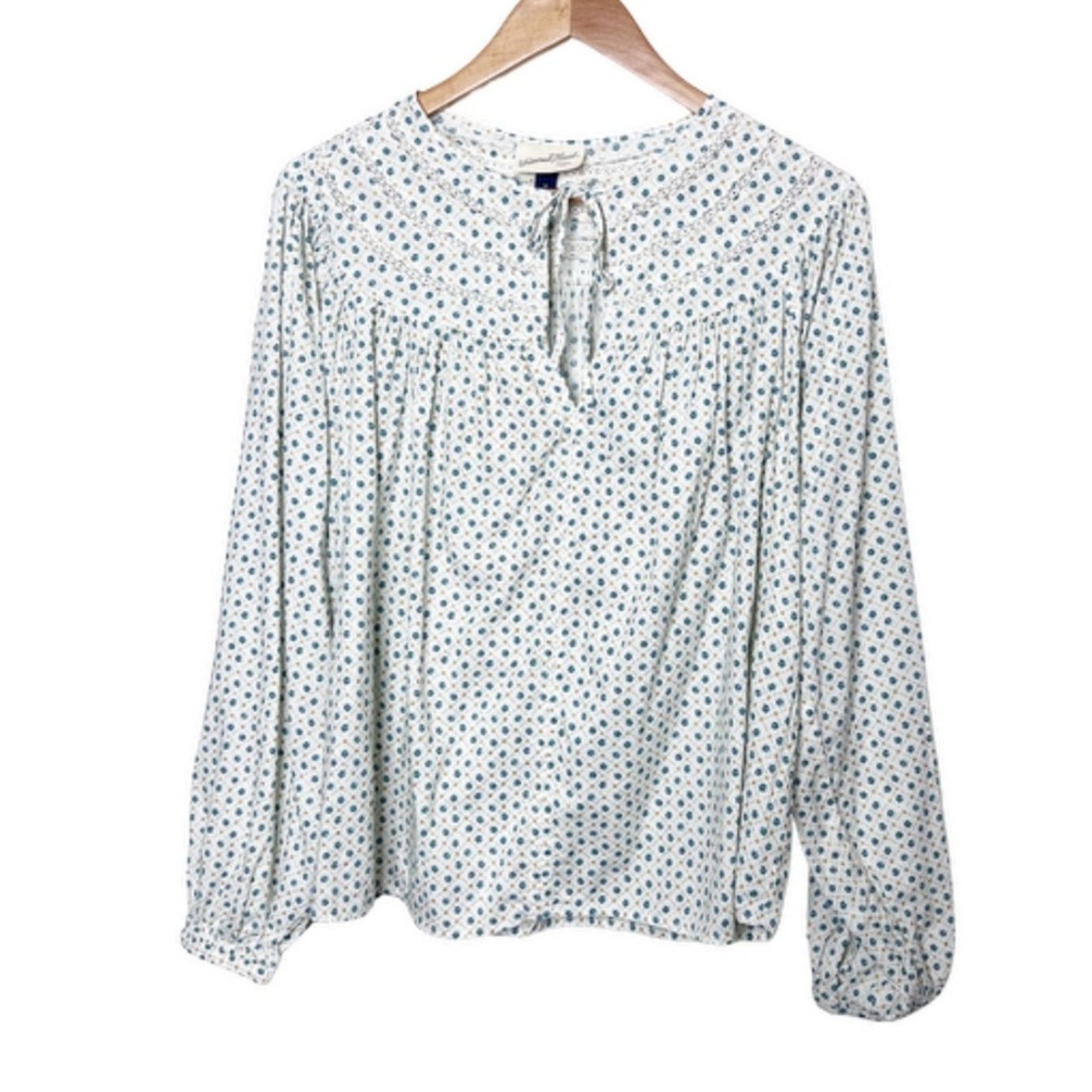 Target Basics New with Tag Universal Thread Women's Floral Blouse Size M / US 6-8 / IT 42-44 - 3 Thumbnail