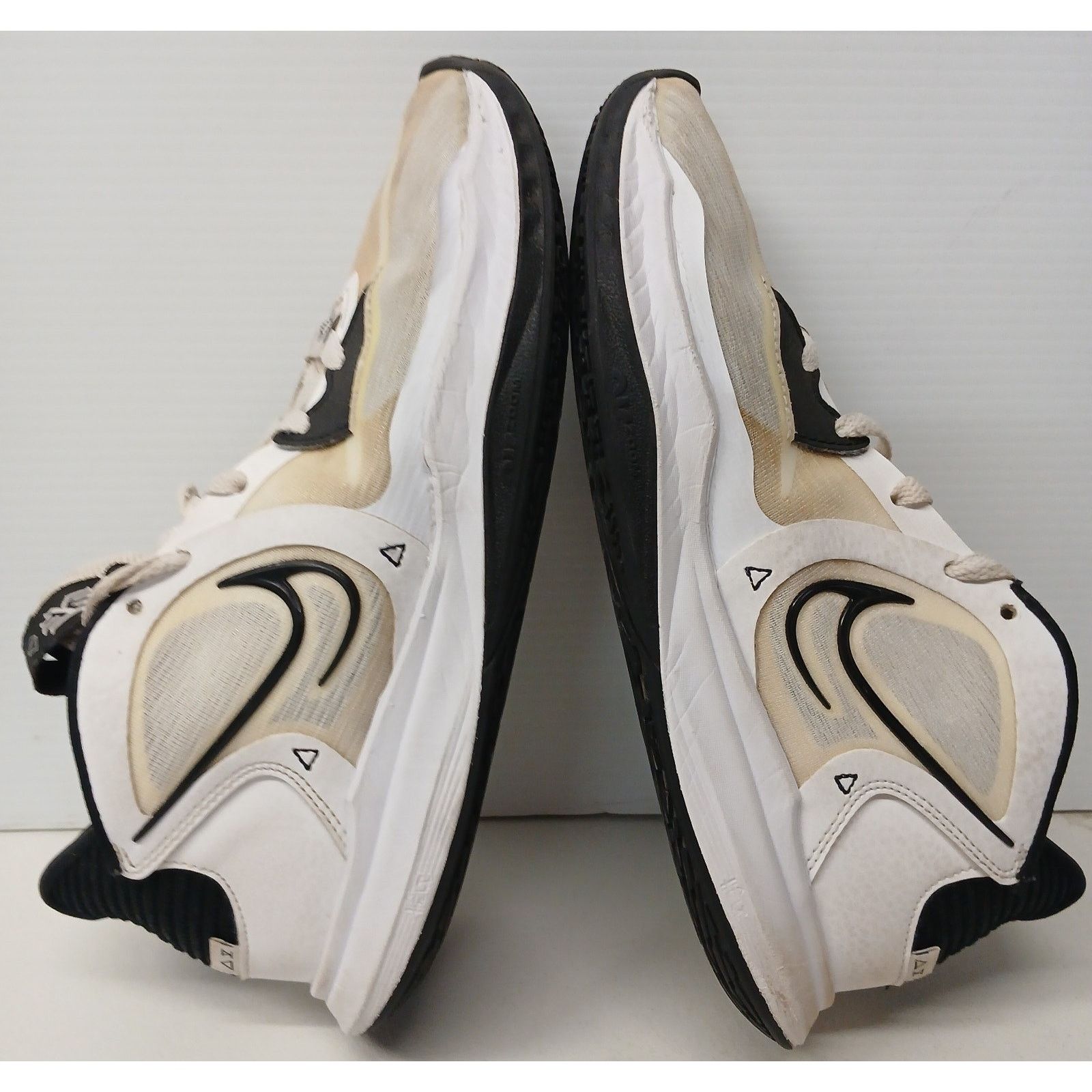 Nike Nike DO9617-100 (8) White Kyrie Low 5 TB Basketball Sneaker Size US 8 / EU 41 - 4 Thumbnail