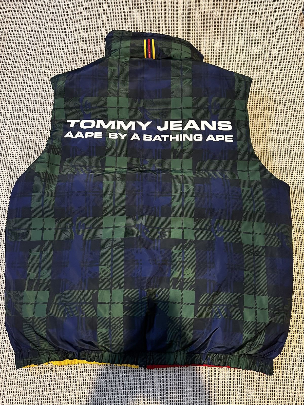 Aape × Tommy Jeans AAPE x Tommy Reversible Vest Size US XL / EU 56 / 4 - 5 Thumbnail