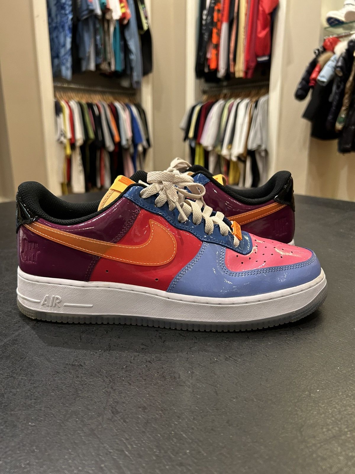 Nike × Undefeated Nike Air Force 1 Low ‘Undefeated Multi Patent’ Size US 10 / EU 43 - 2 Thumbnail