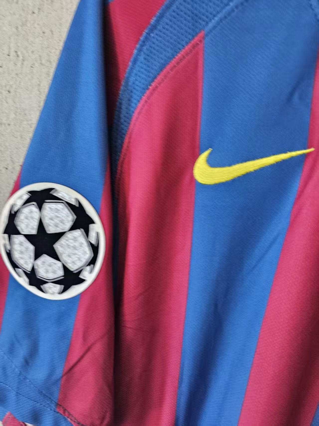 Other #10 Ronaldinho Jersey Barcelona Home Size US XL / EU 56 / 4 - 4 Thumbnail