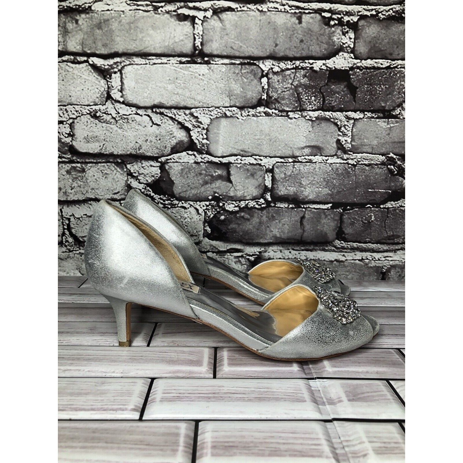 Badgley Mischka Badgley Mischka Metallic Silver Leather Rhinestone Heels Wom Size US 6.5 / IT 36.5 - 22 Thumbnail