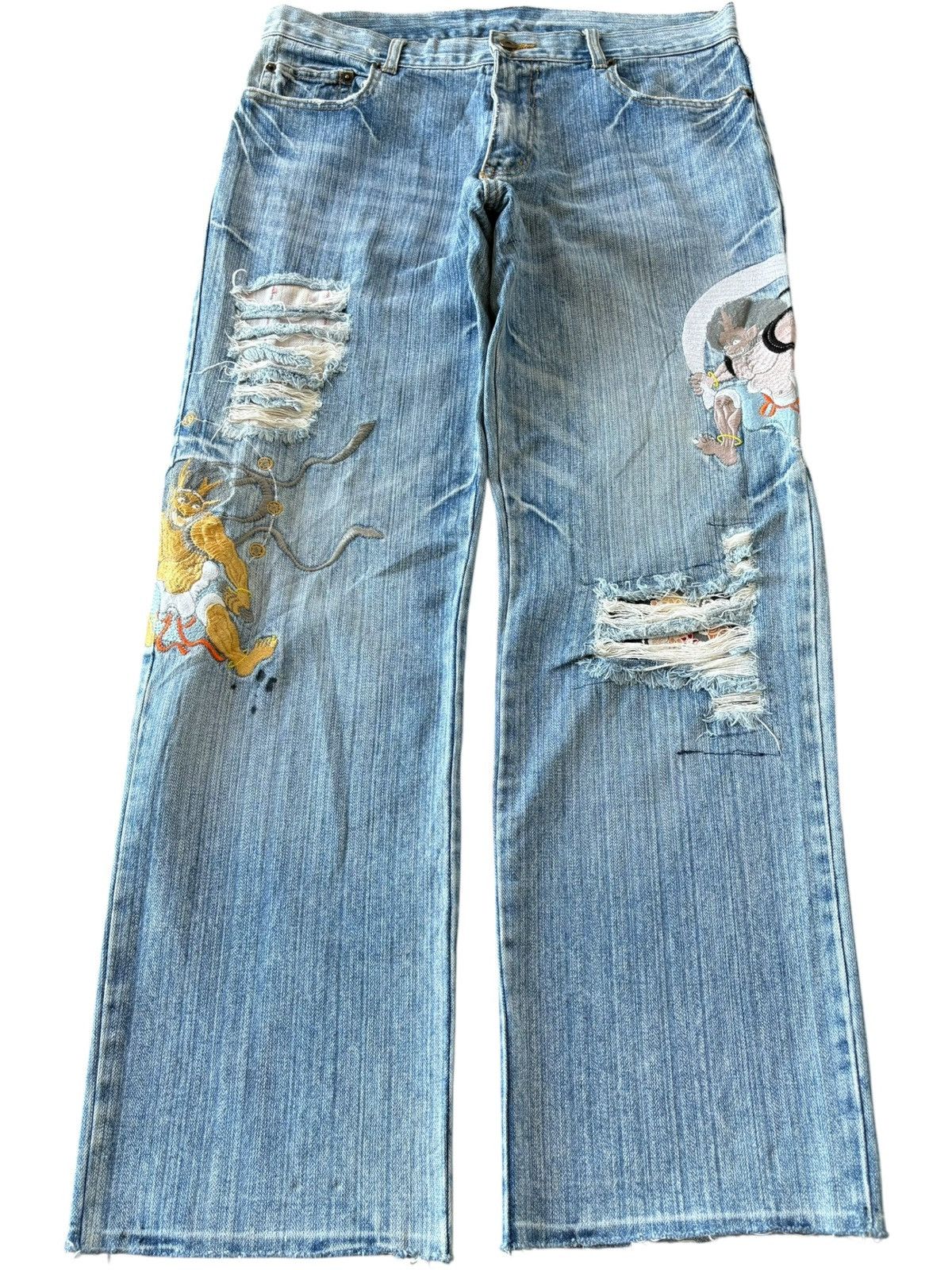 Japanese Brand Vintage Japanese Brand Embroidery Devil Distress Baggy Jeans Size US 34 / EU 50 - 1 Thumbnail